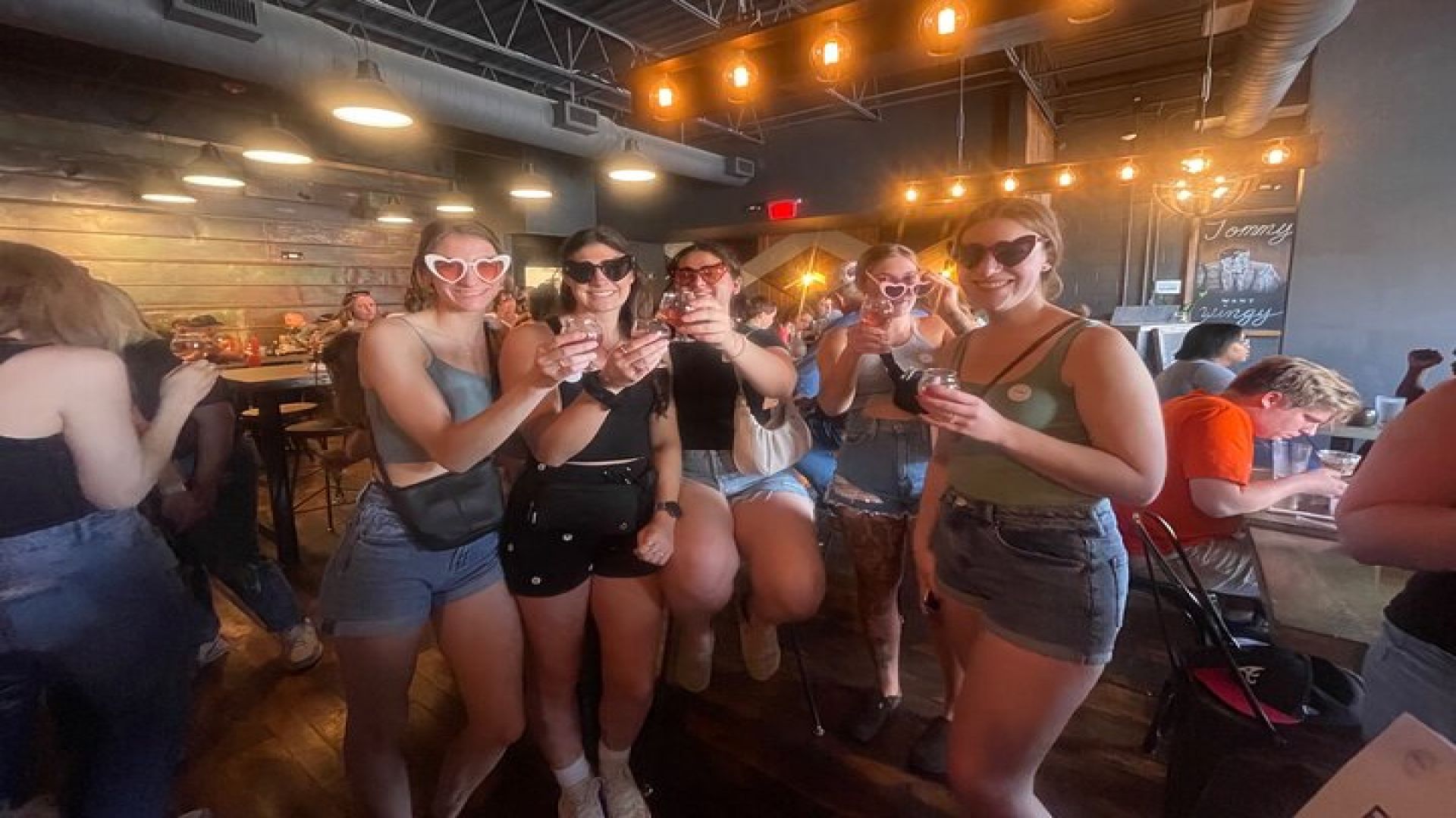 Nashville Shopping Tour with Wine, Cocktails and Snacks