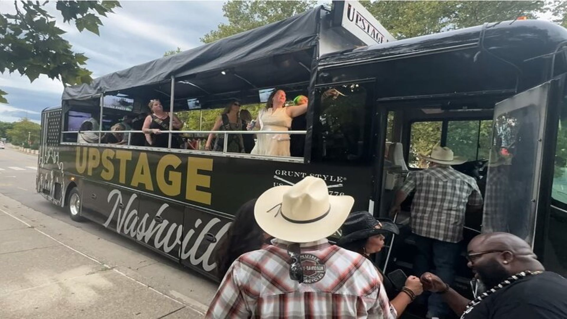 Private Open Air Party Bus with DJ & Bartender 21+ 