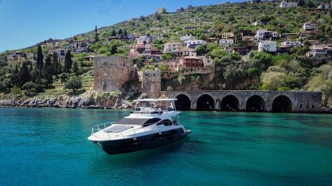 Alanya Private Yacht Tour with Lunch, Soft Beverage & Transfer
