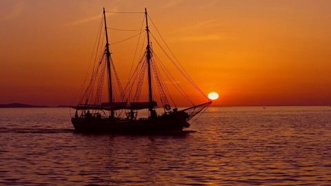 Alanya Sunset Cruise Tour with Dinner, Soft Drinks & Transfer