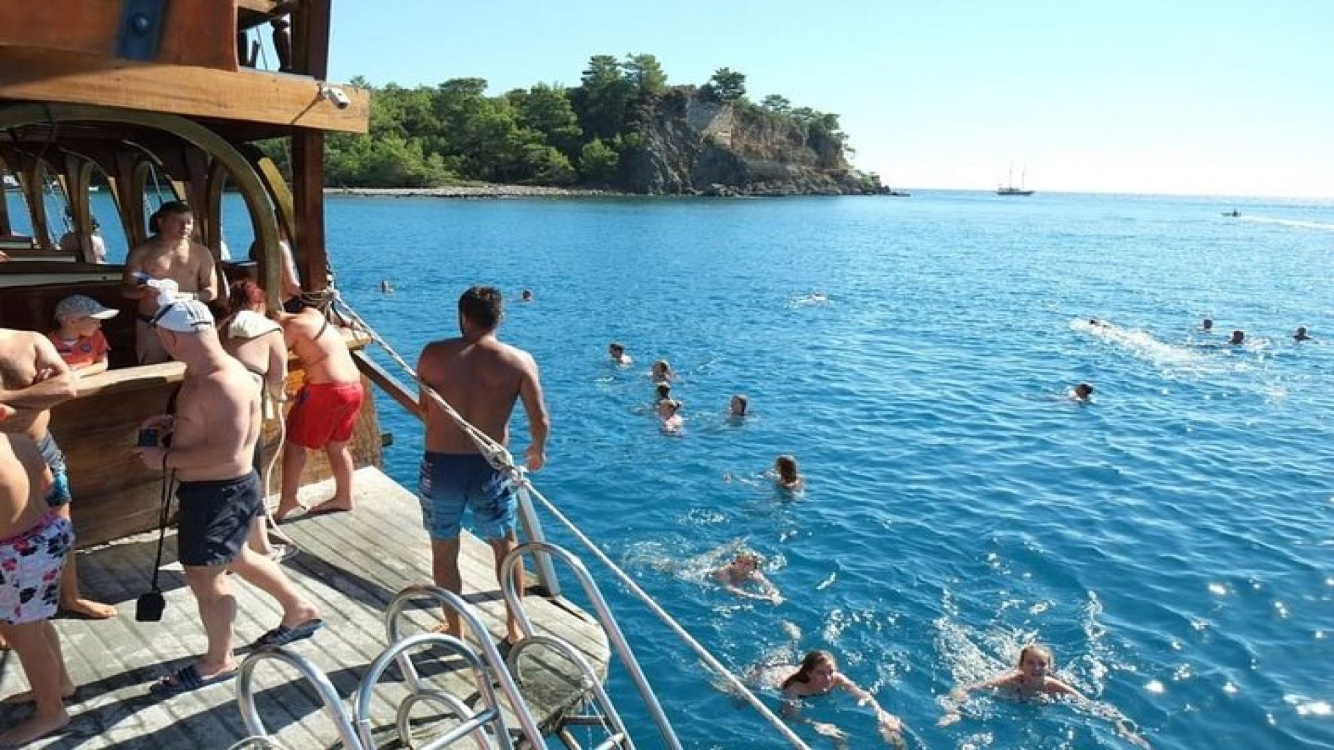 Antalya Relaxing Boat Tour Visiting Duden Waterfall