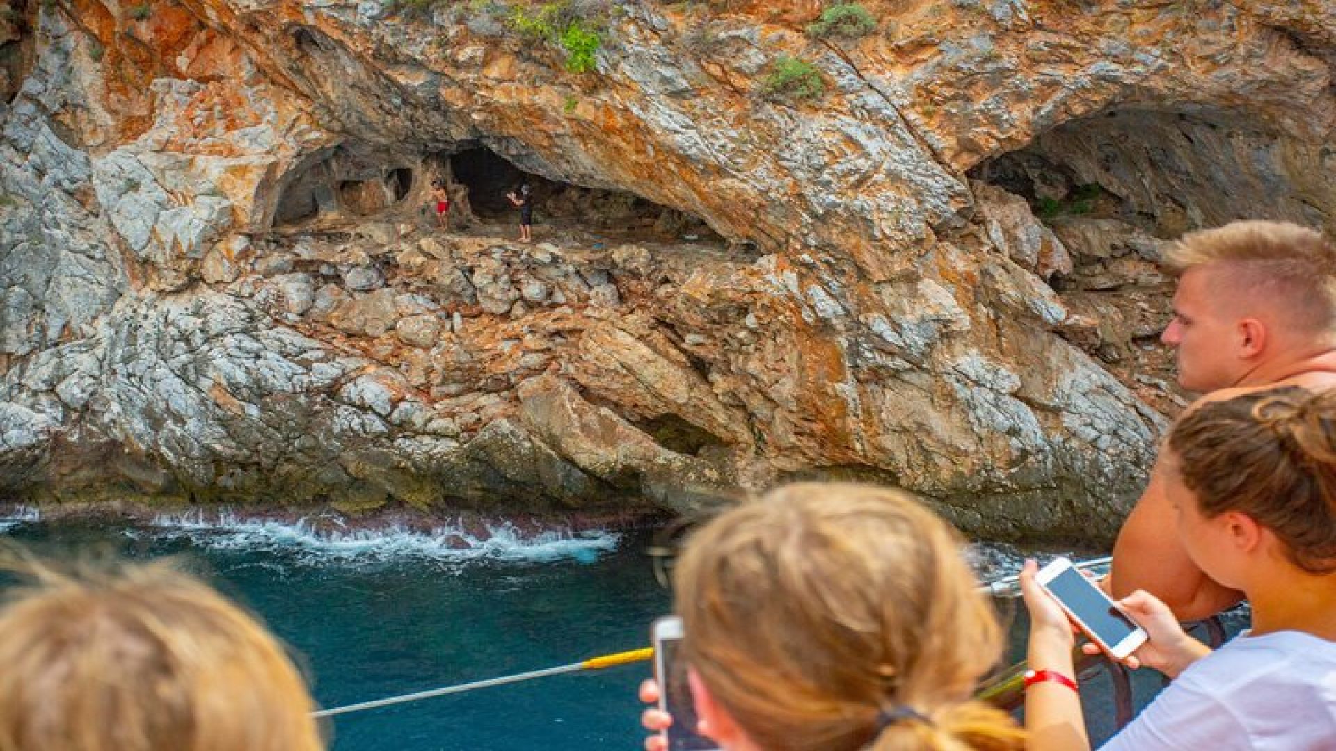 Alanya Pirate Boat with Lunch and Drinks