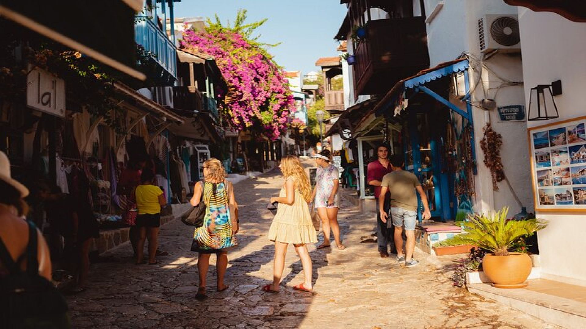 Antalya: Old Town Walking Tour incl. Turkish Tea and Baklava