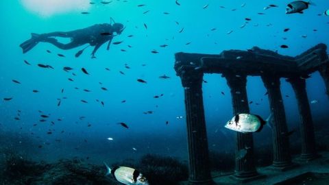 \"Side: Scuba Diving in the Fascinating Underwater Museum\"