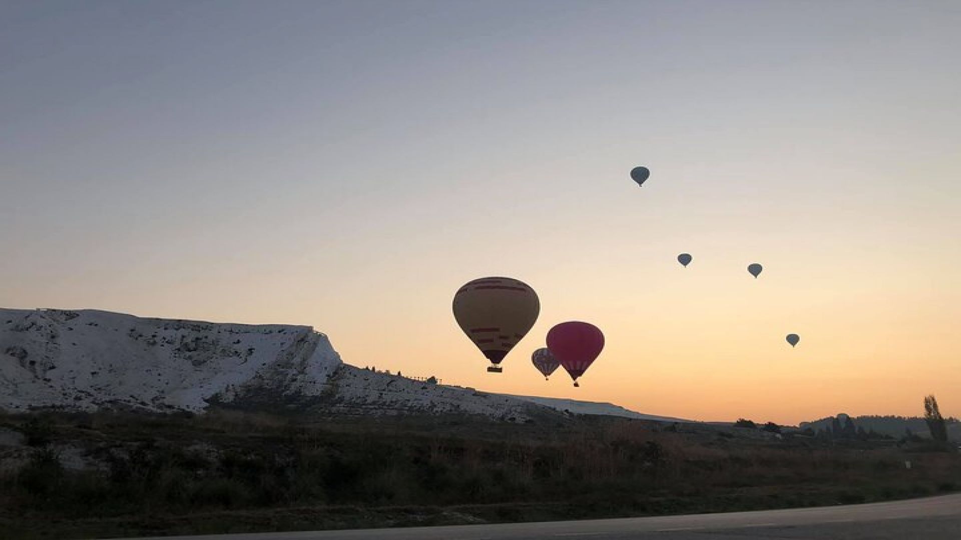  Pamukkale Tour from Kusadasi with Hot Air Balloon Flight