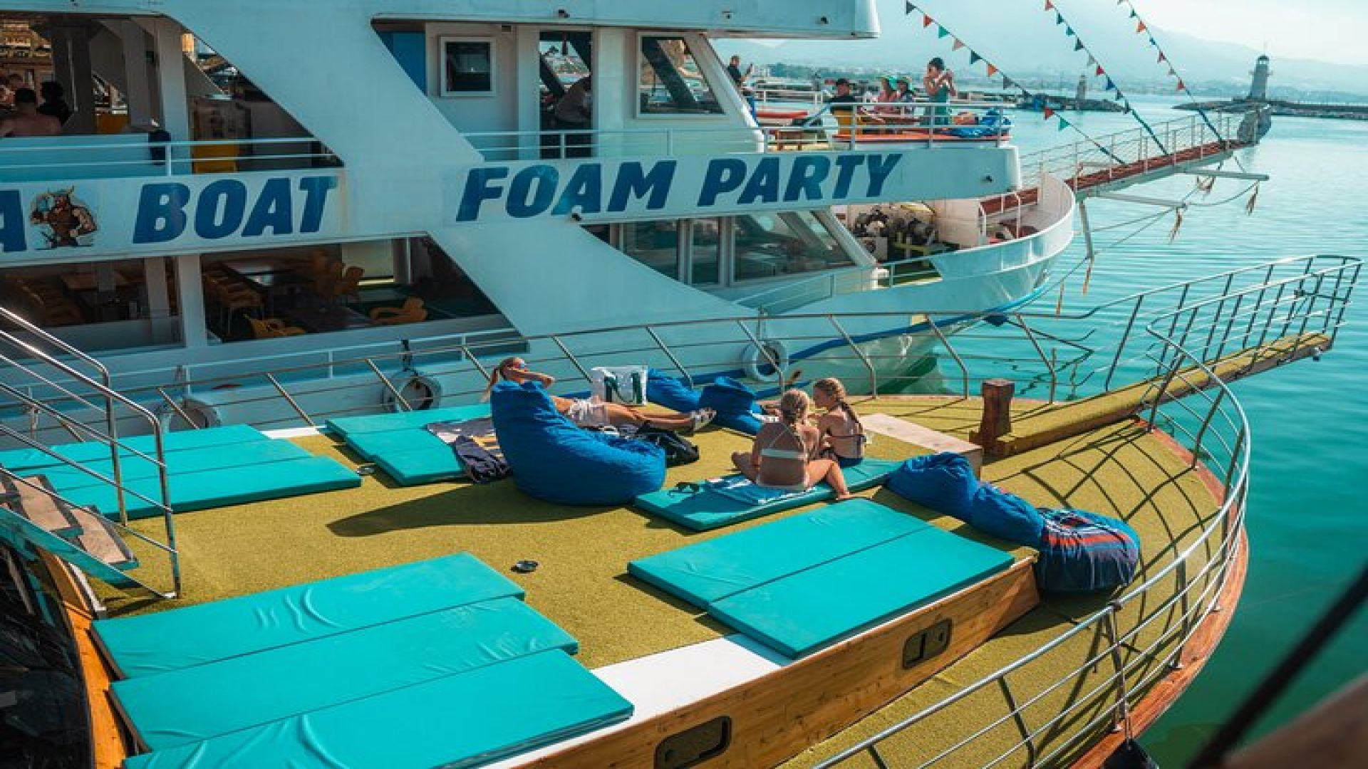 Alanya Relaxing Boat Tour with Lunch & Free Soft Drinks