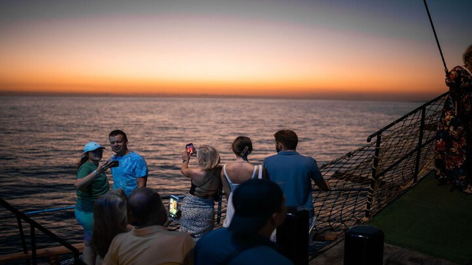 Alanya Sunset Boat Tour with Free Soft Drinks