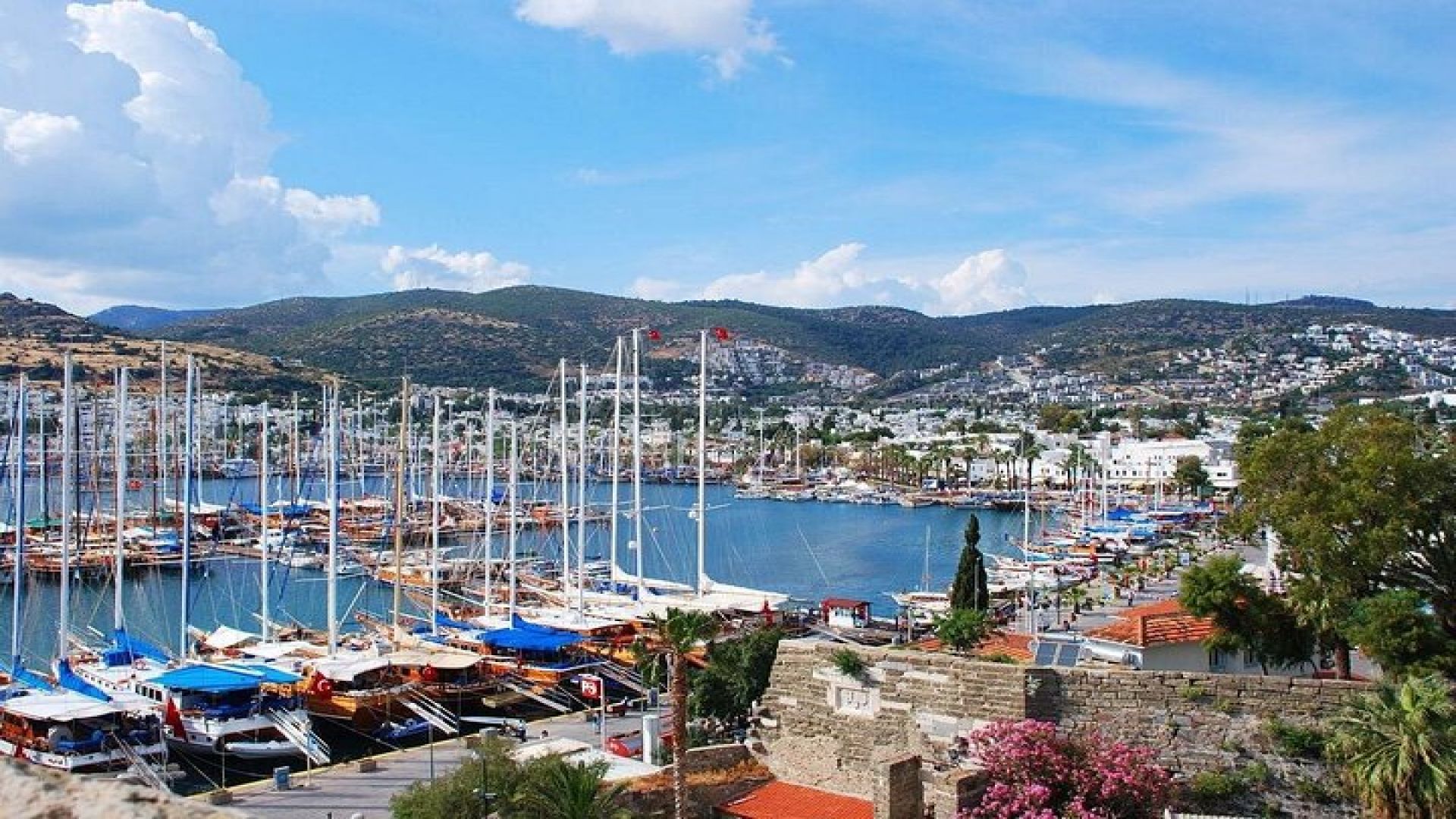 Bodrum Pirate Boat Tour – All-Inclusive Lunch & Free Drinks
