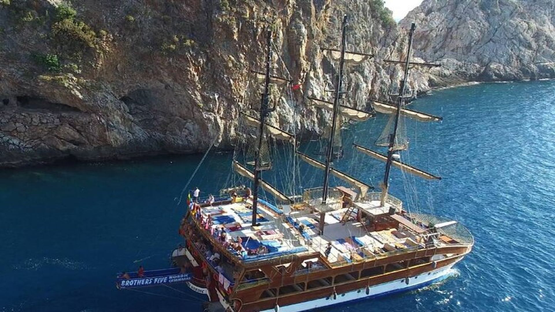 All Inclusive Catamaran Yatch Tour with Lunch and Soft Drinks