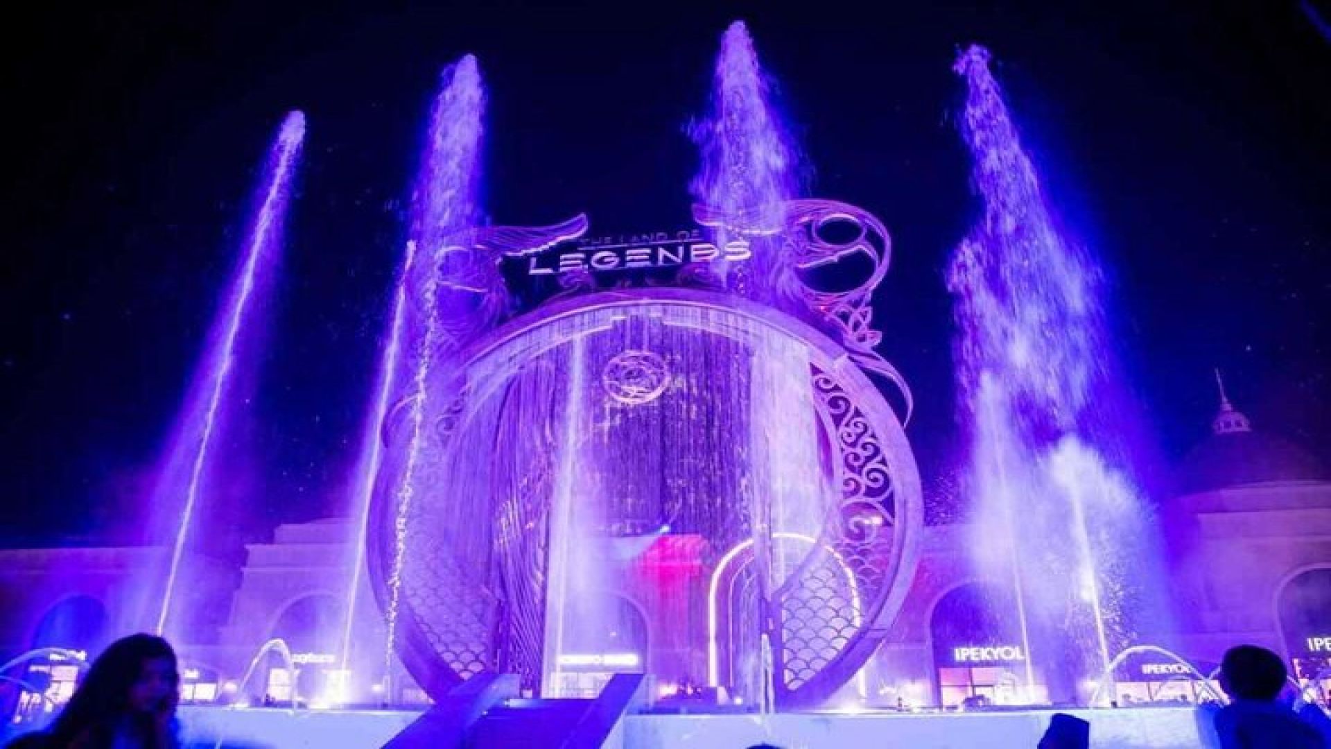 Land of Legends Night Show with Round Transfer from Alanya