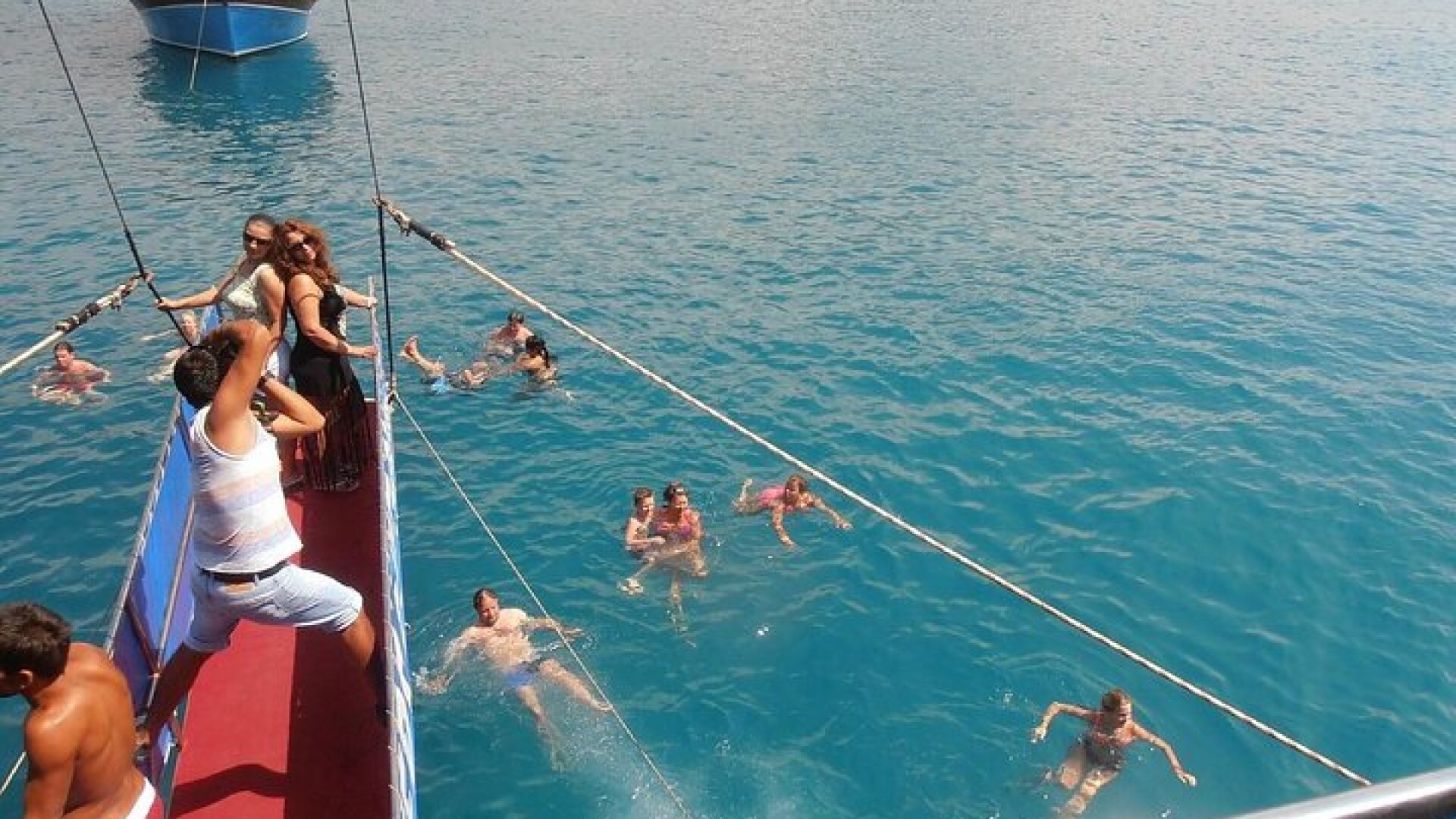 All Inclusive Catamaran Yatch Tour with Lunch and Soft Drinks
