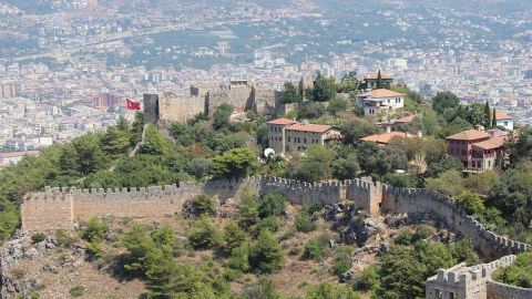 Private Walking Tour of Alanya\'s Most Beautiful Historic Sites 