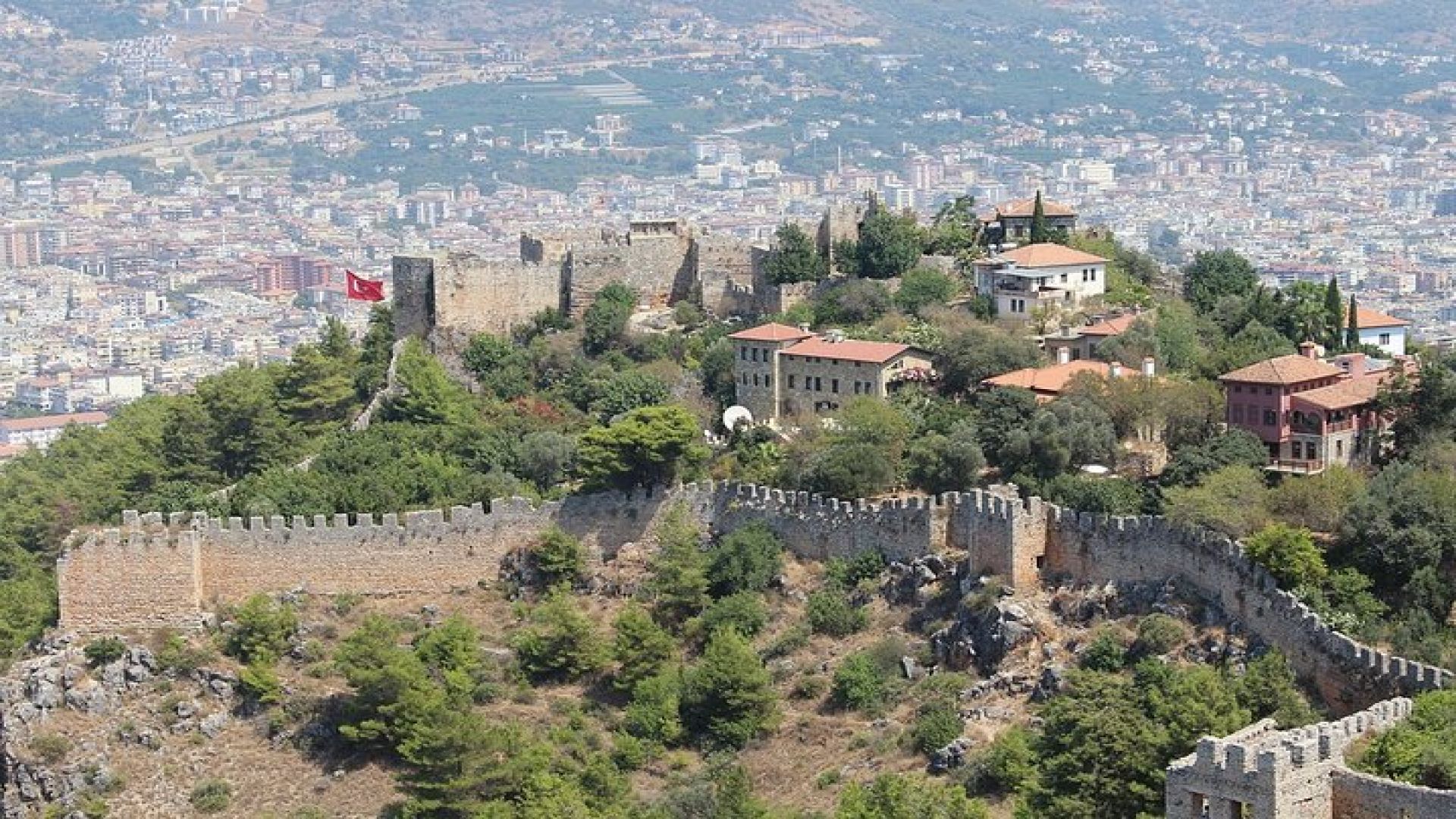 Private Walking Tour of Alanya\'s Most Beautiful Historic Sites 