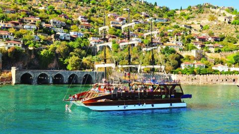 Alanya Catamaran Boat Tour with Sunbathing Swimming & Snorkelling