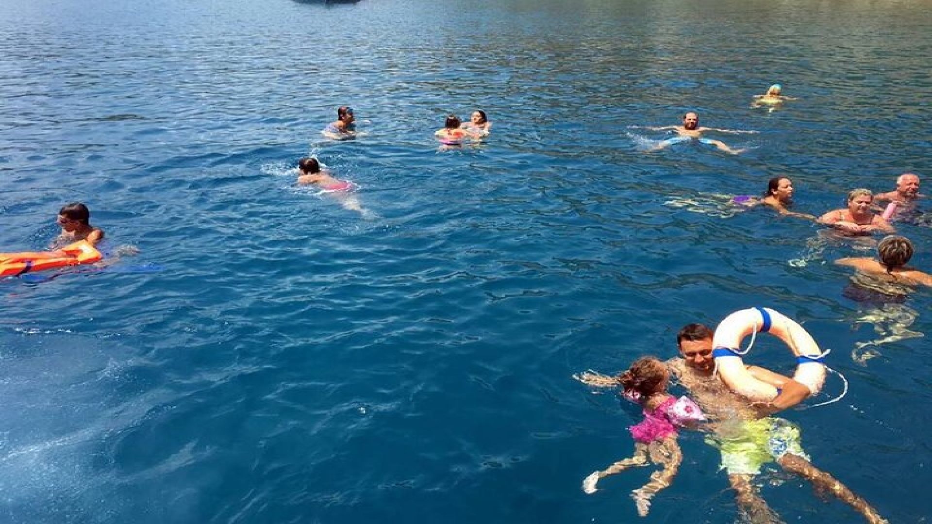 Alanya Pirate Boat Trip With Unlimited Drinks & Lunch