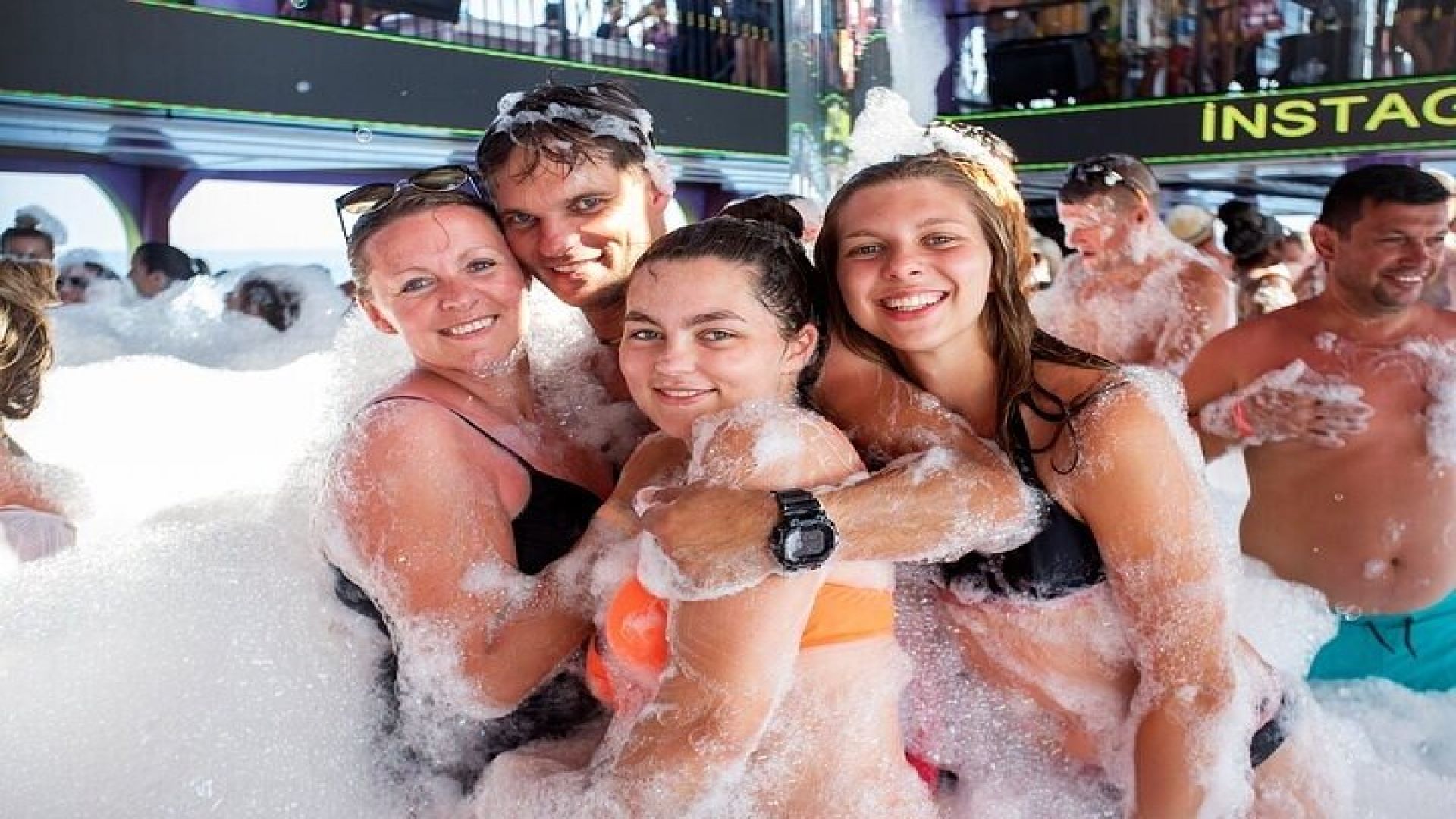 Alanya Pirate Boat Trip With Unlimited Drinks & Lunch