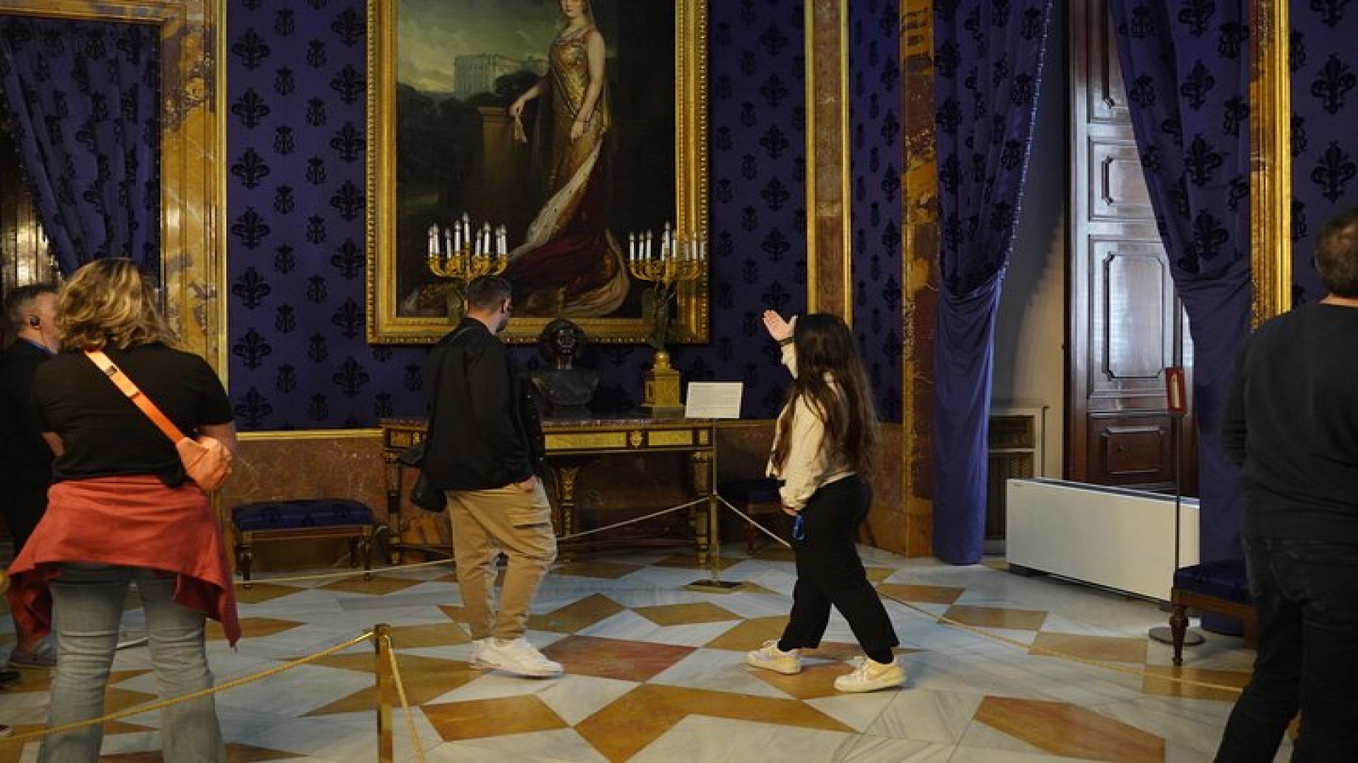 Madrid: Royal Palace Guided Tour with Skip the Line Ticket