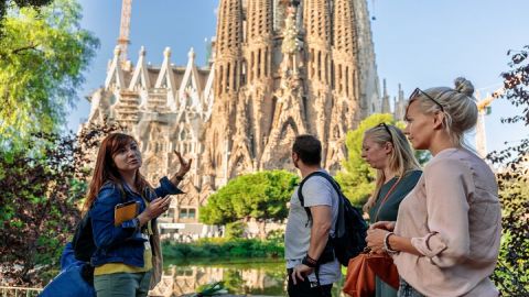 Complete Gaudi Tour: Casa Batllo, Park Guell & Sagrada Familia 