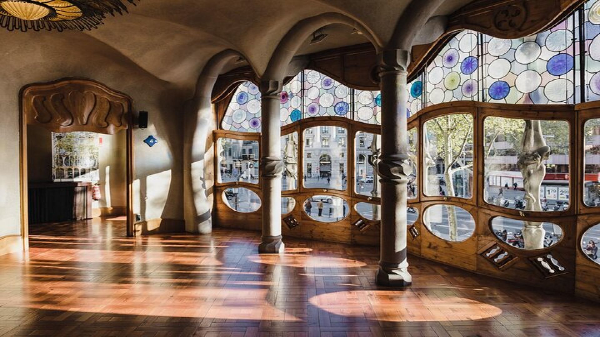 Complete Gaudi Tour: Casa Batllo, Park Guell & Sagrada Familia 