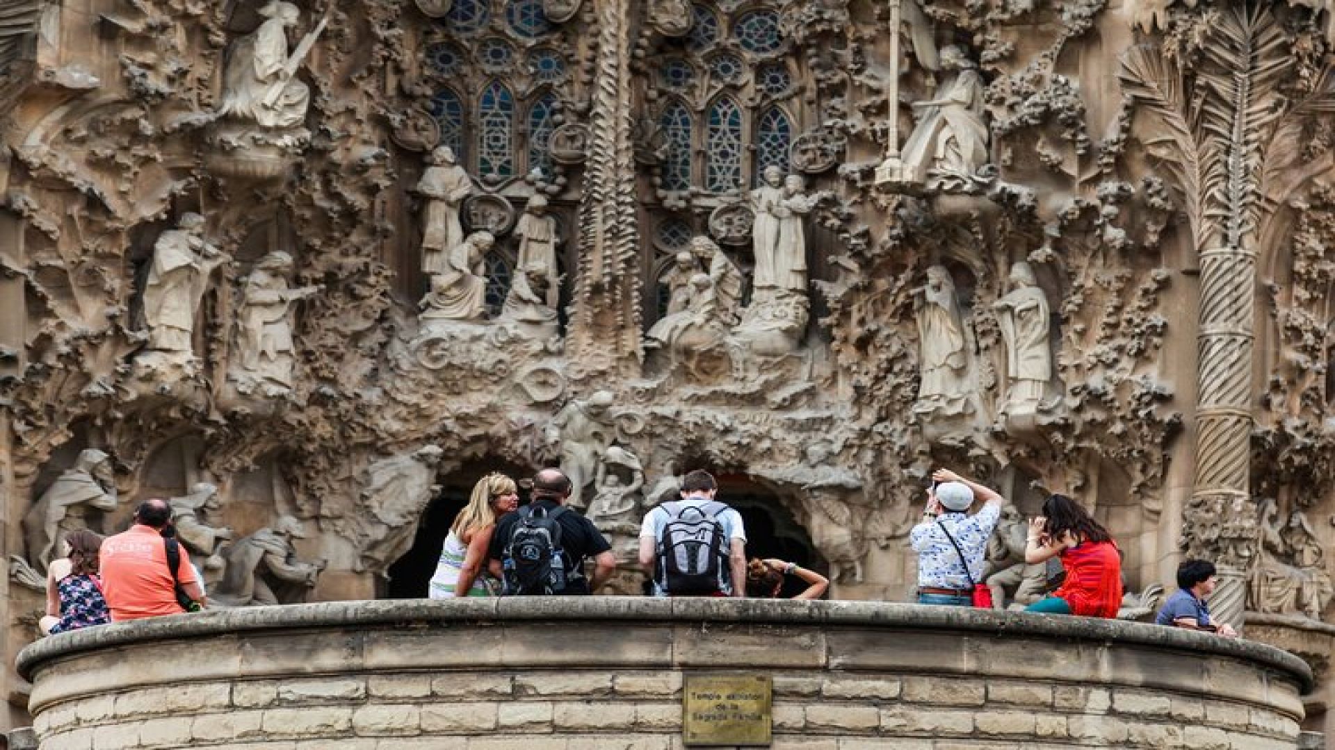 Combo: Skip the Line Sagrada Familia & Park Guell Guided Tour