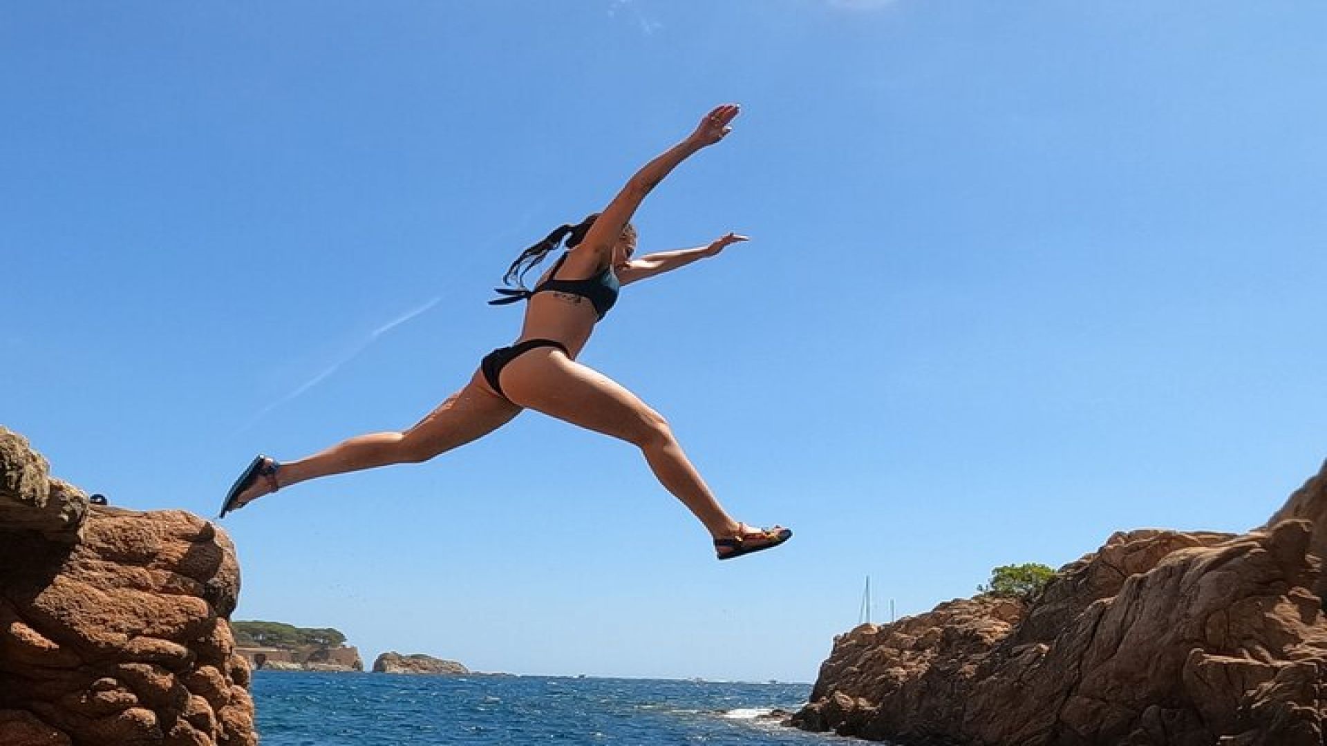 Costa Brava: Kayak, Snorkel, Photos, Lunch, Beach & Cliff Jump!