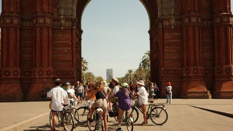 Barcelona 3-hour Bike or E-Bike Tour: Highlights and Hidden Gems