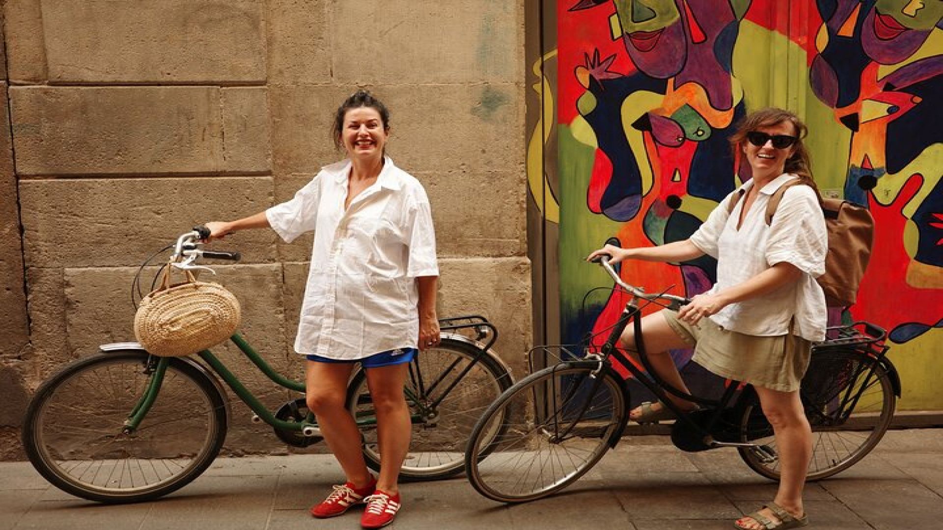Barcelona 3-hour Bike Tour: Highlights and Hidden Gems