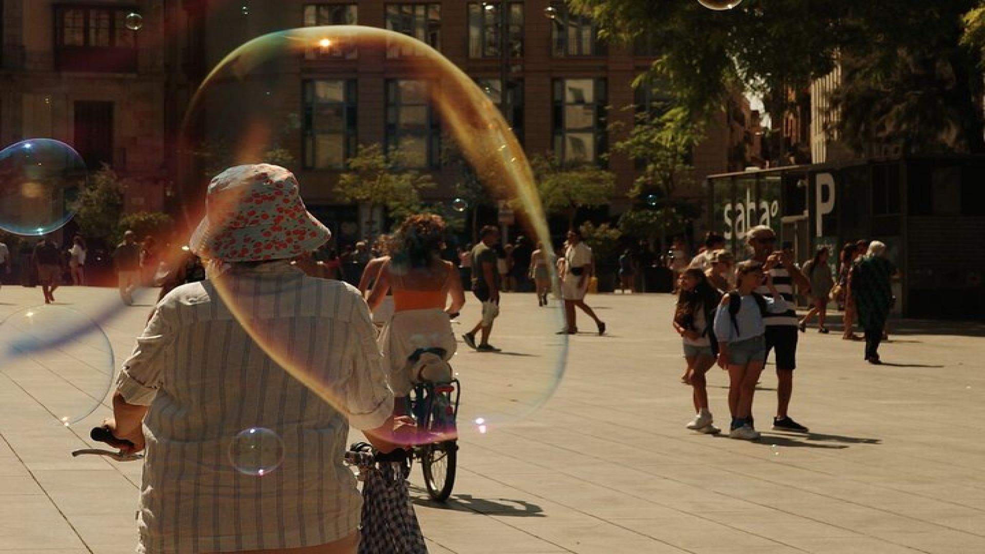 Barcelona 3-hour Bike Tour: Highlights and Hidden Gems