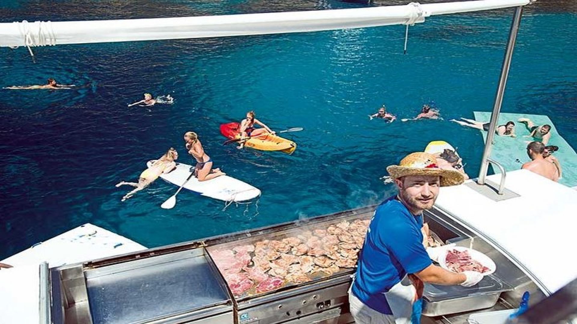 Catamaran Cruise from Port d\'Alcudia with Lunch and Swim Stop