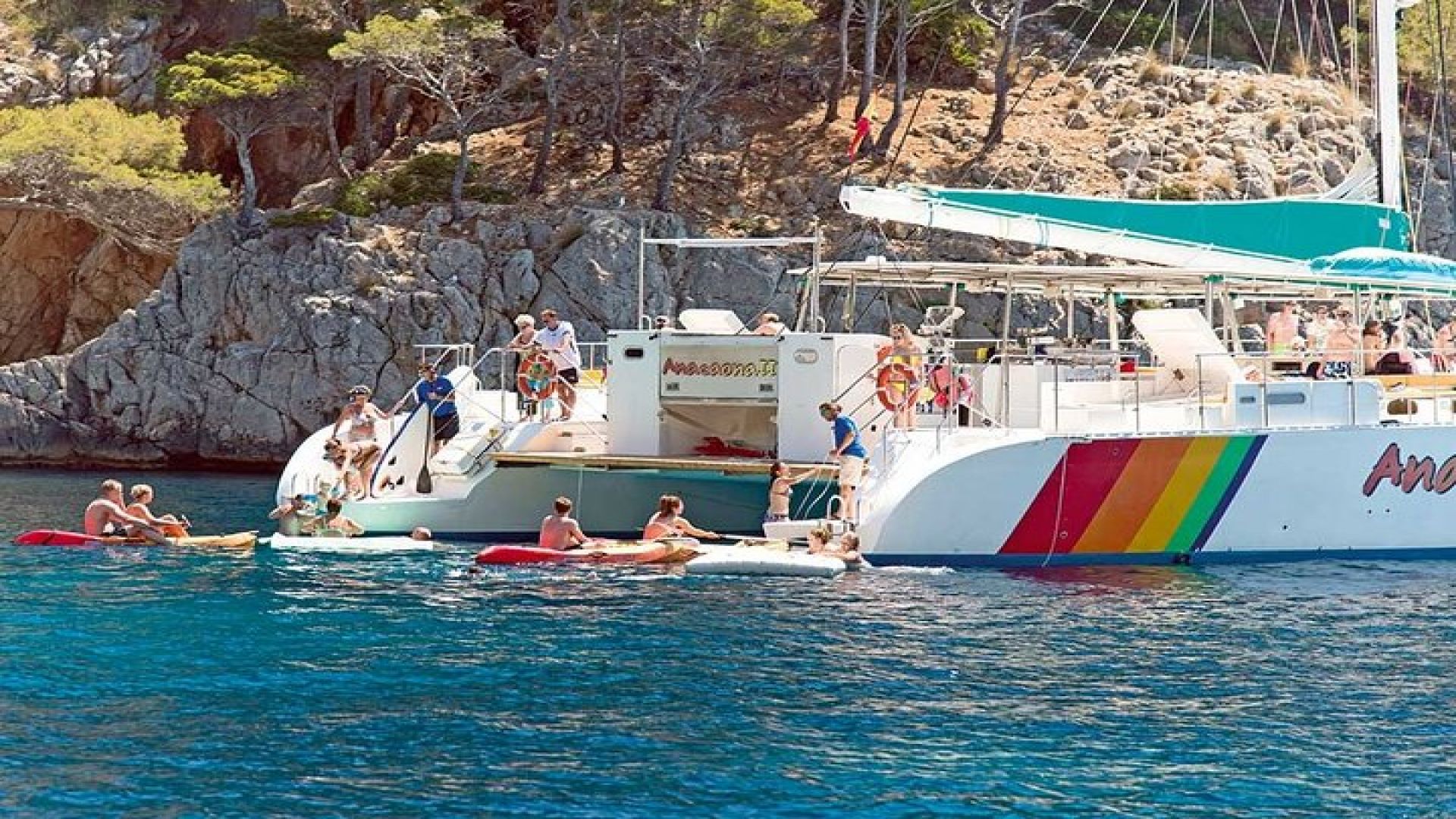 Catamaran Cruise from Port d\'Alcudia with Lunch and Swim Stop