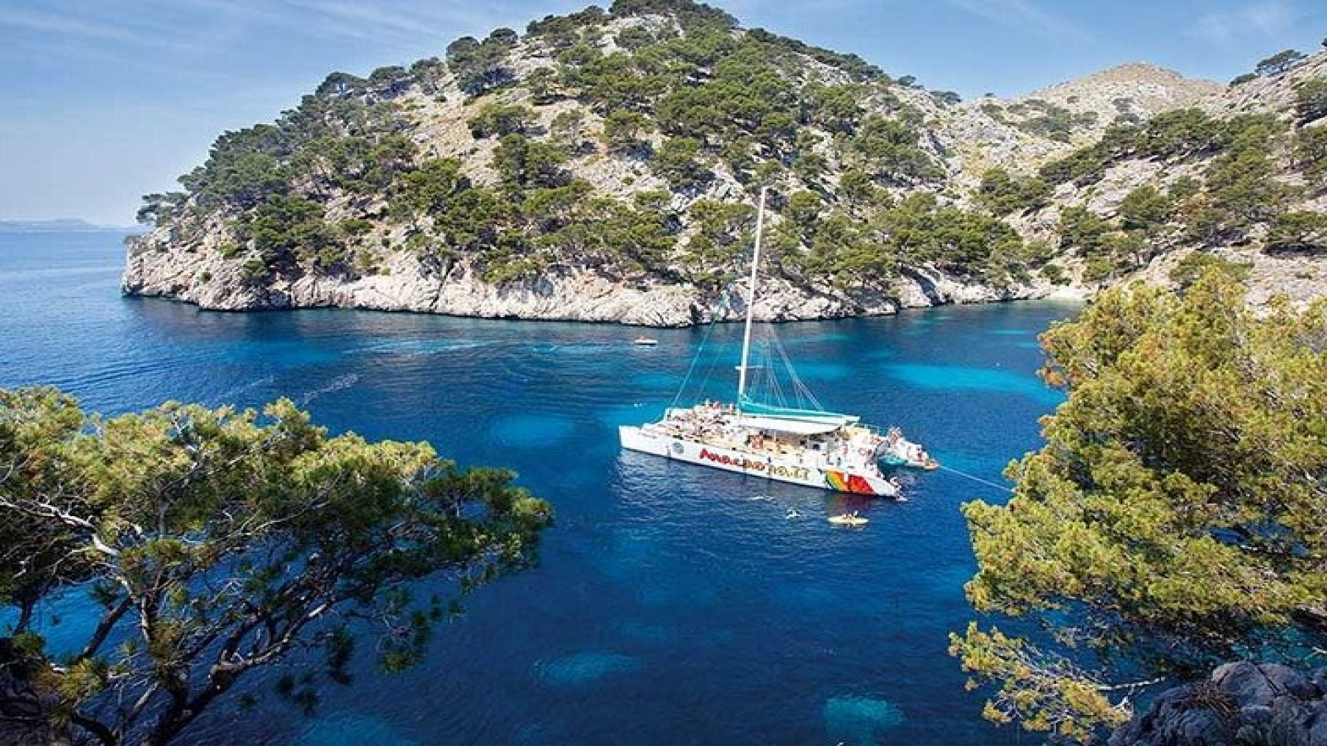 Catamaran Cruise from Port d\'Alcudia with Lunch and Swim Stop