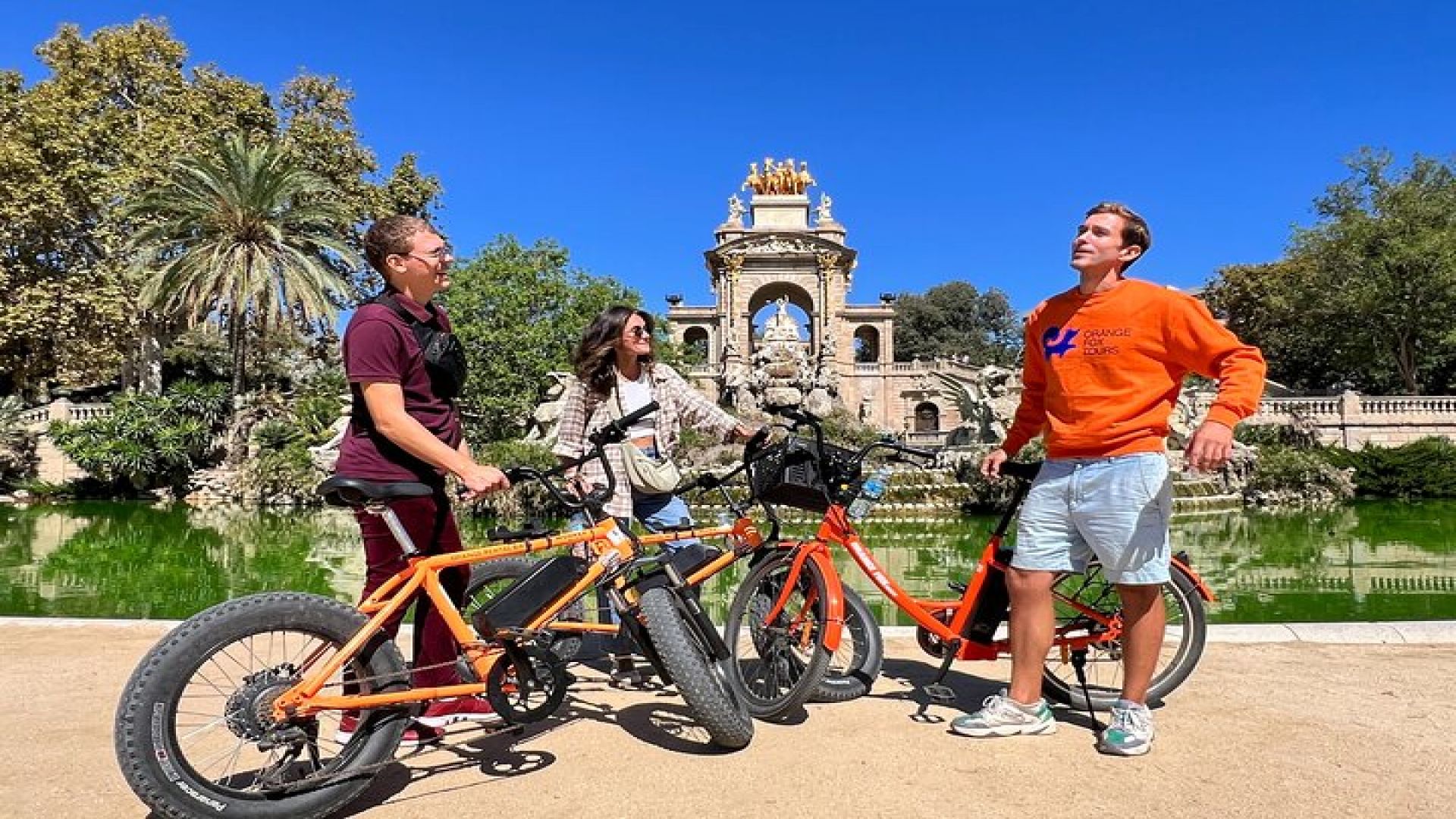 Barcelona 20 Best Sights with Local Guide on Bike/E-Bike
