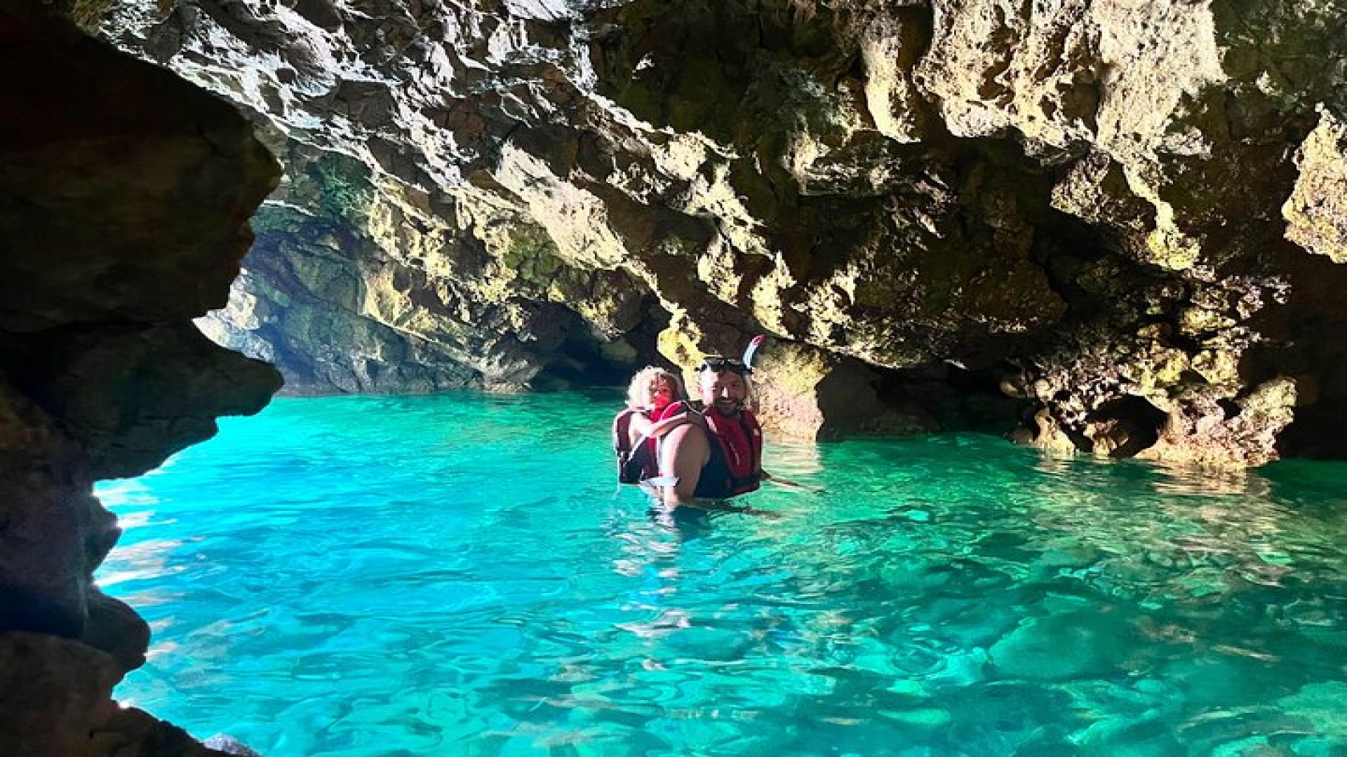 Uncharted Marine Reserve Cave, Snorkel & Cliff Jumping Kayak Tour
