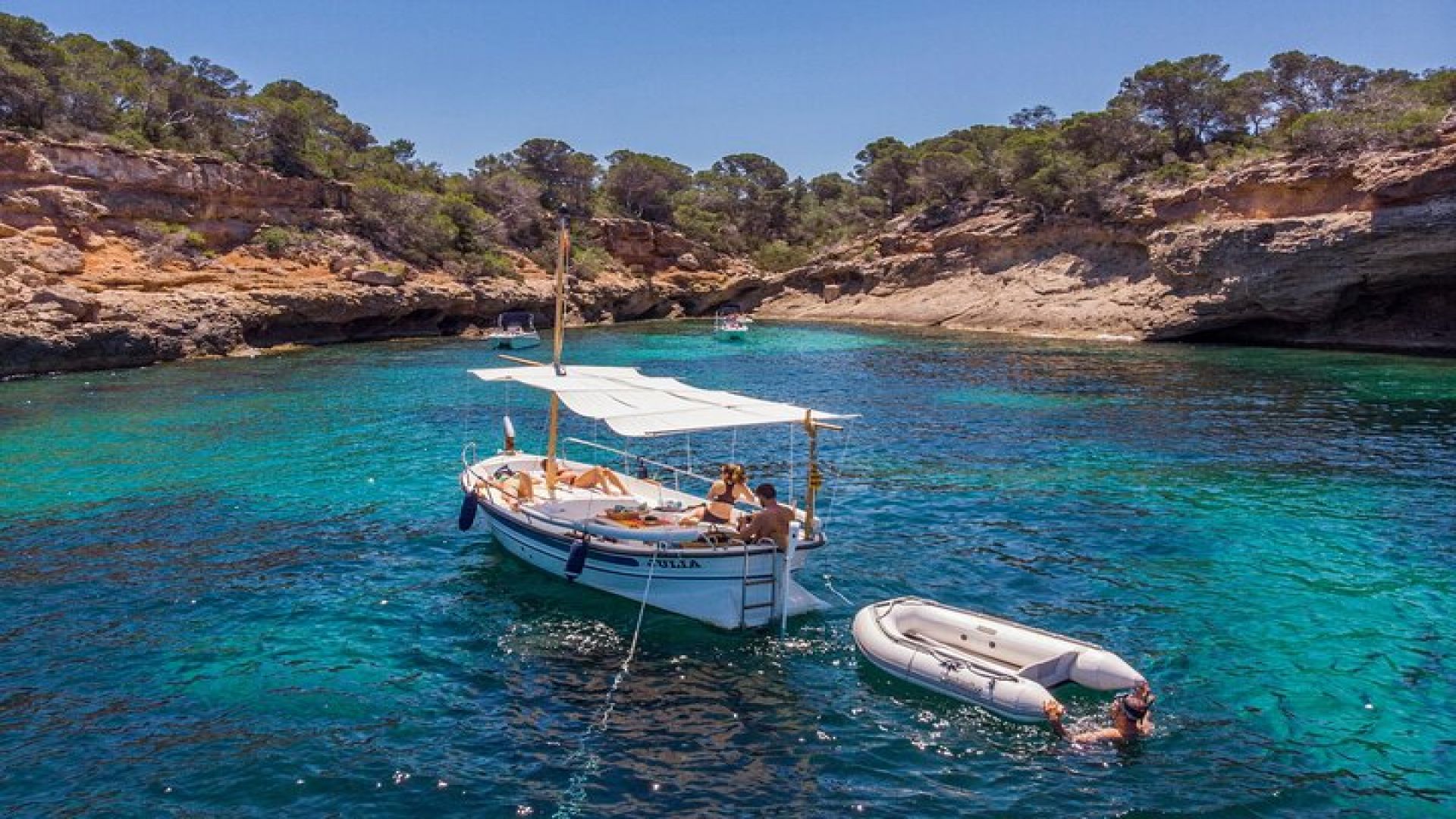 Private 4-hour Mediterranean Boat Tour in Ibiza with Snorkeling