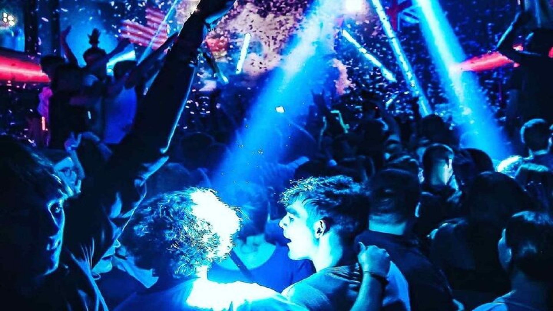 Pub Crawl Barcelona by EVOLVE The BEST night experience