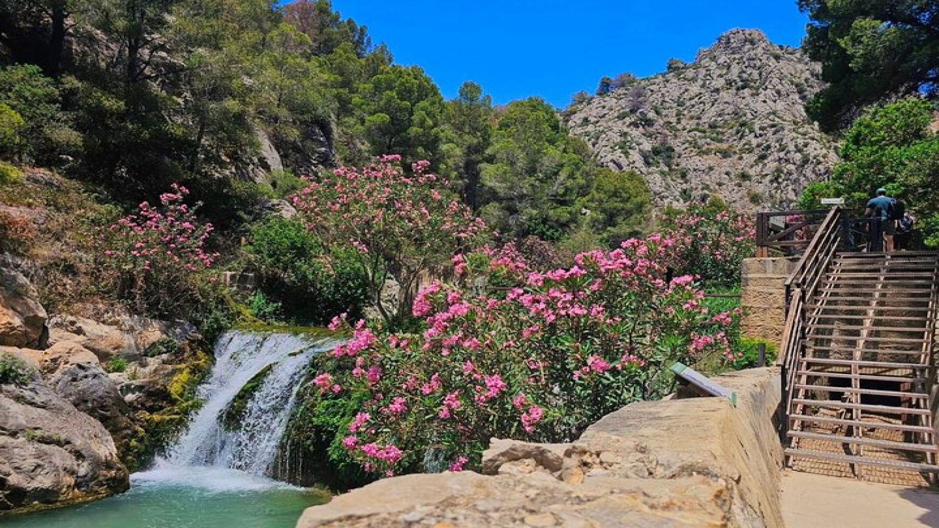 Guadalest and Algar Waterfalls Tour from Alicante or Benidorm