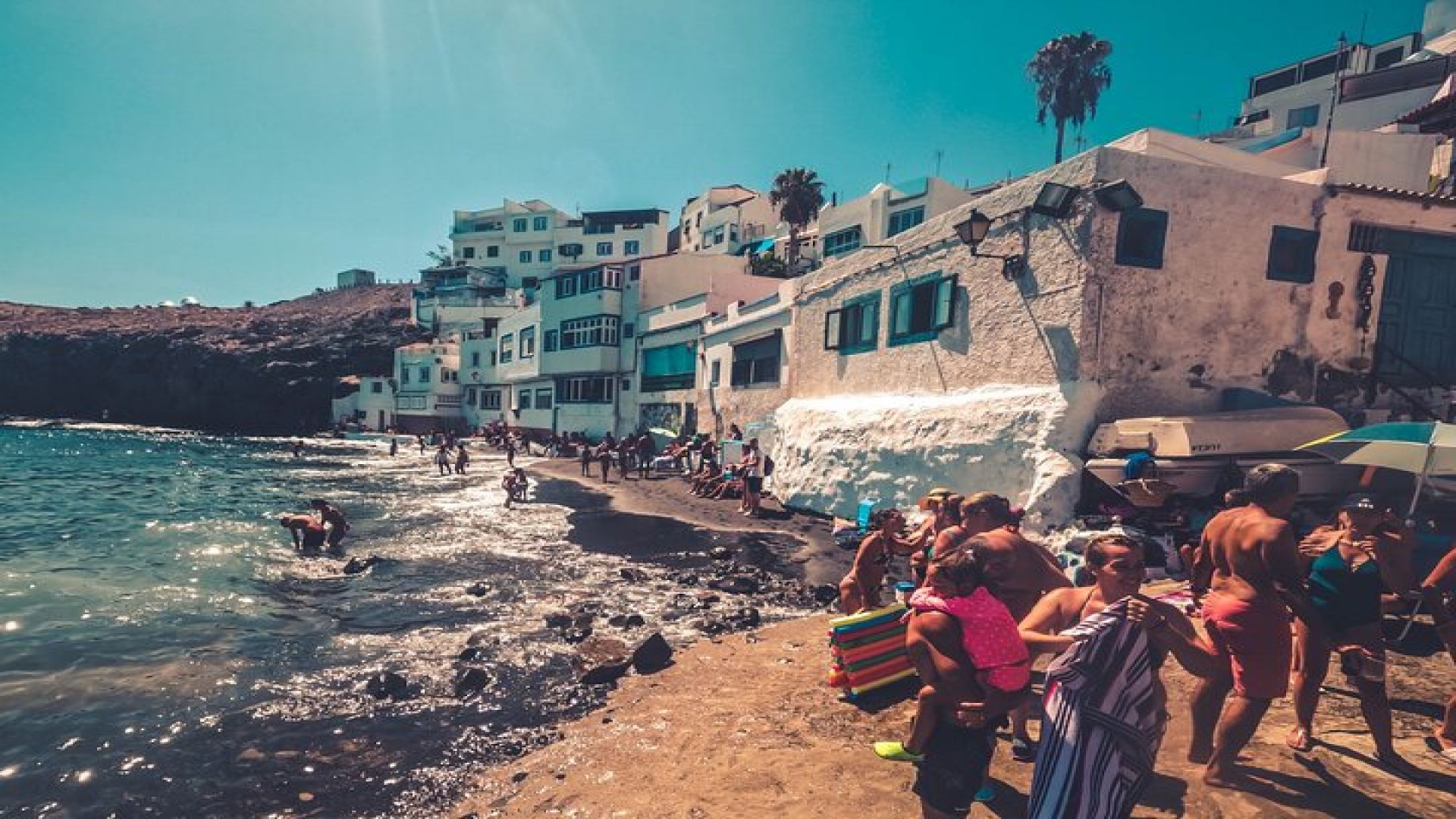 The Red Canyon Tour - Small Group Trip with Local Food Tasting ツ