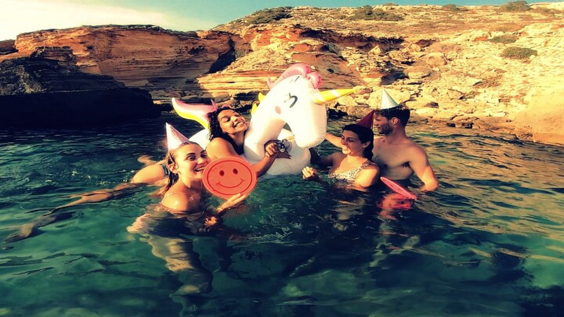 Beach Tours Mallorca. The Happy Vans. 