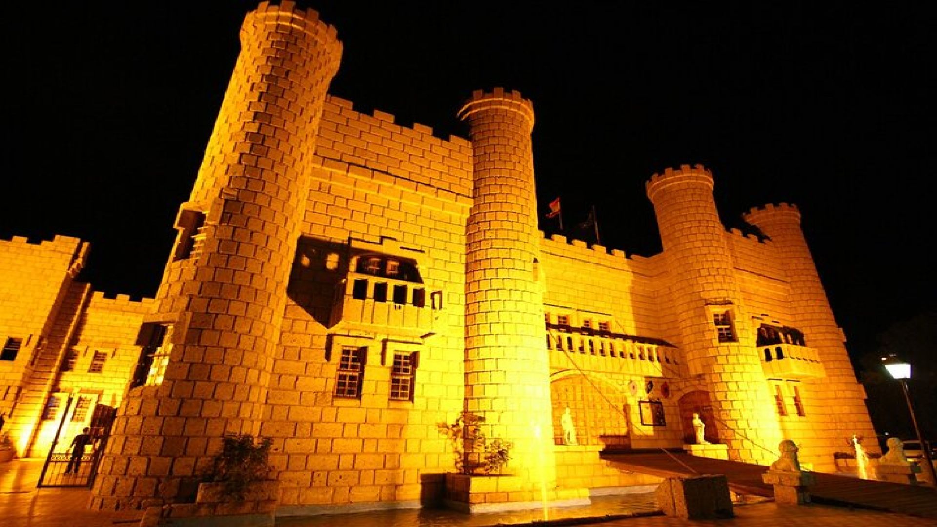 Medieval San Miguel castle with dinner-Show in South Tenerife 