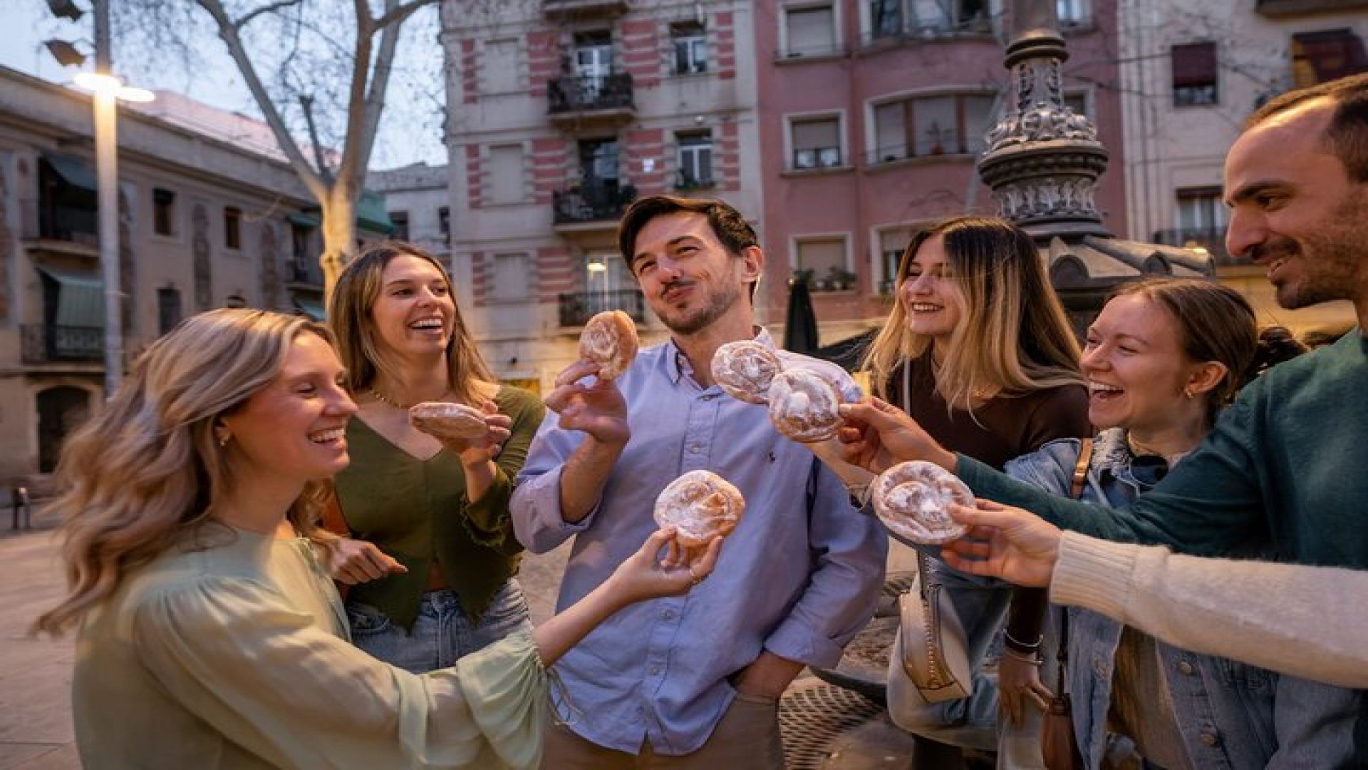 Barcelona Side Streets Tapas & Wine Tour