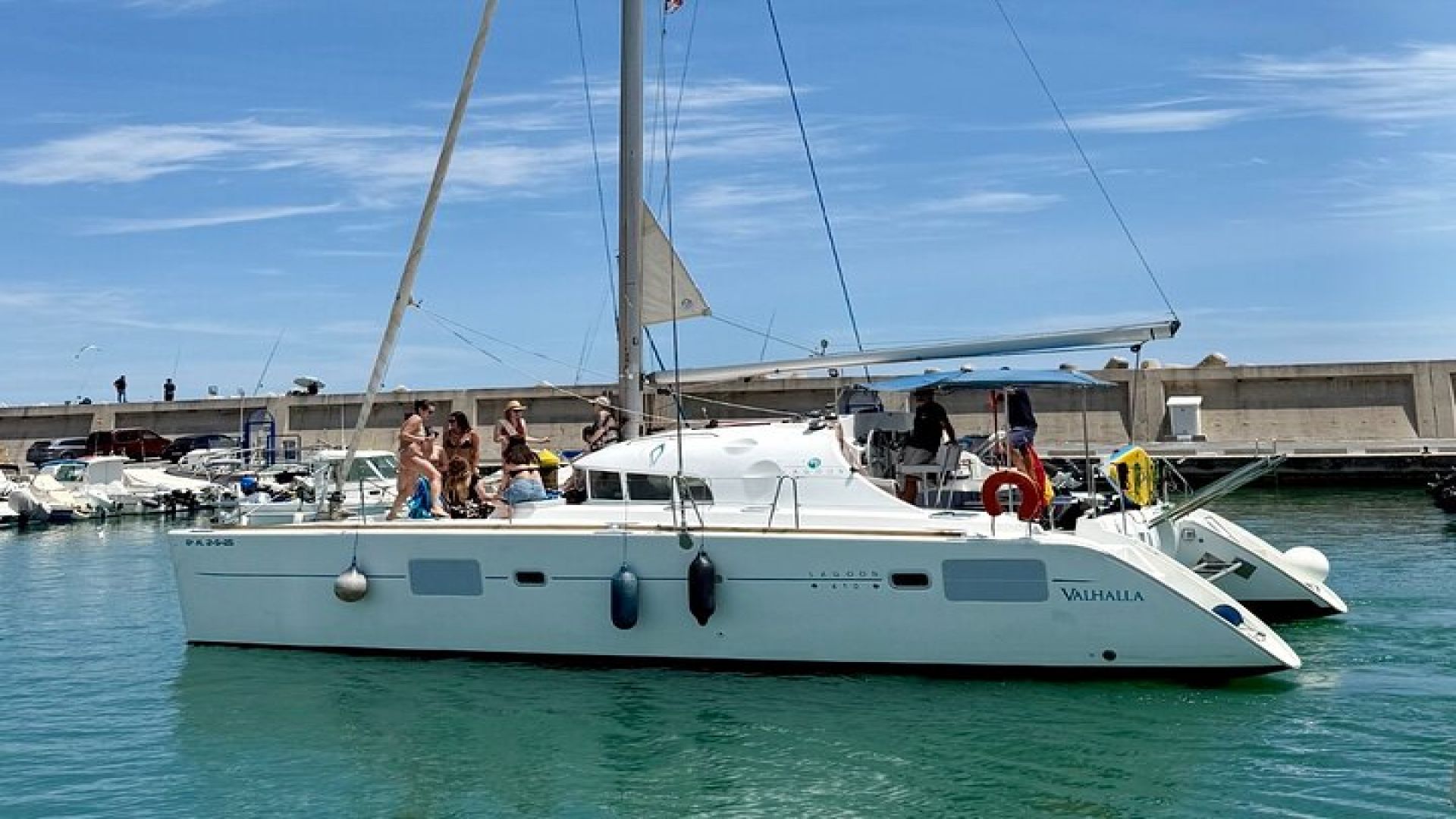  Benalmádena: Sailing and Dolphin Watching with Snacks and Drinks