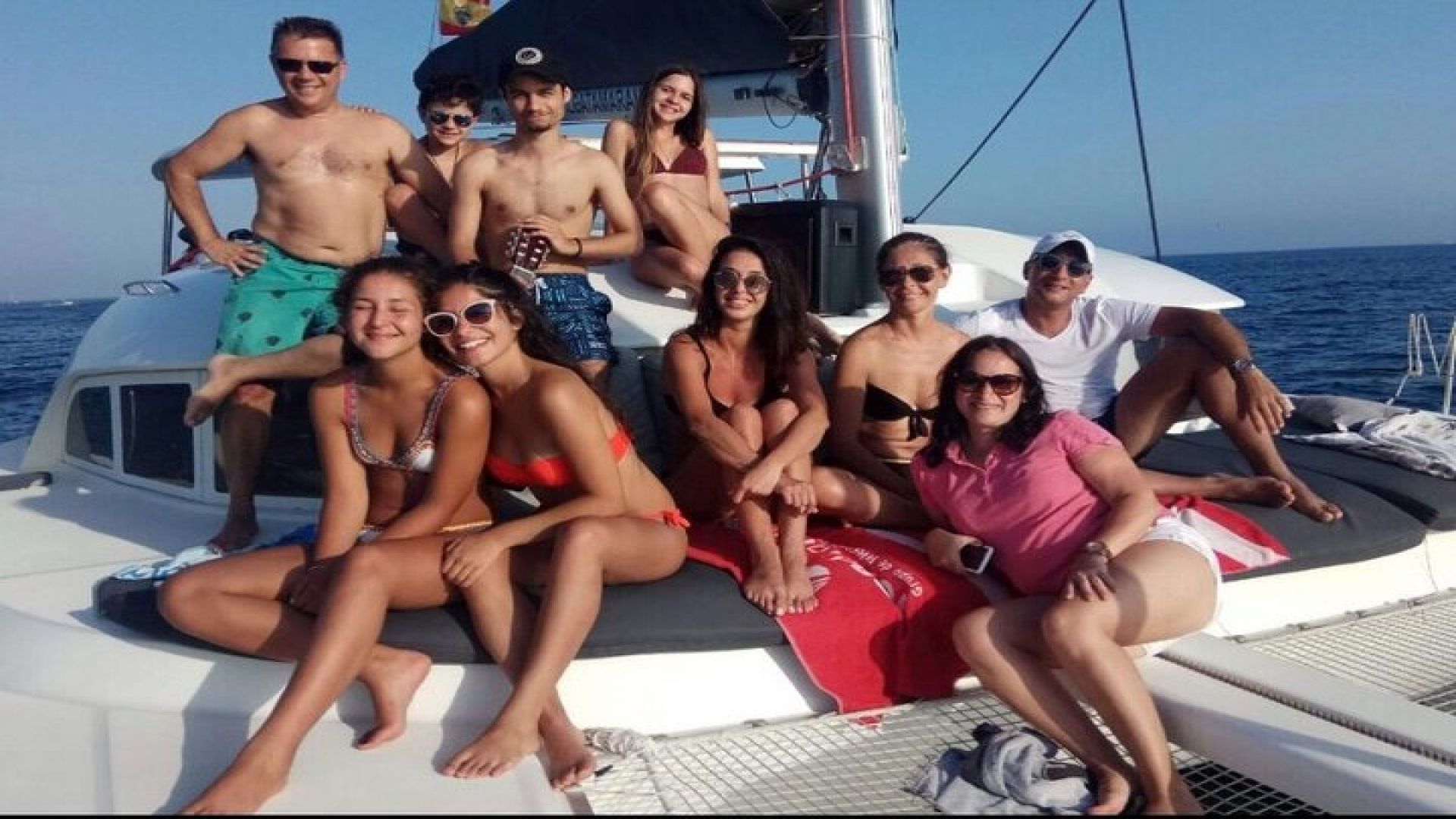  Benalmádena: Sailing and Dolphin Watching with Snacks and Drinks