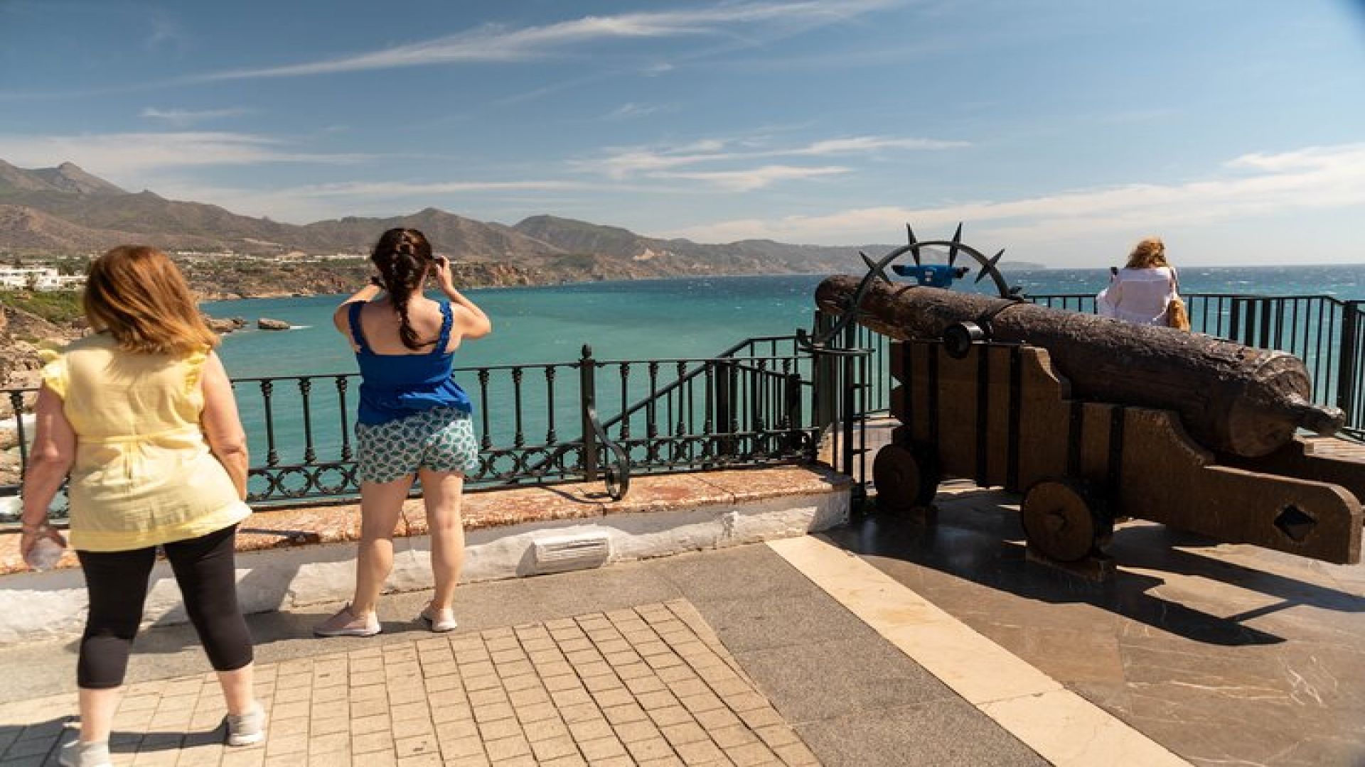 Tour of Nerja and Frigiliana with Caves