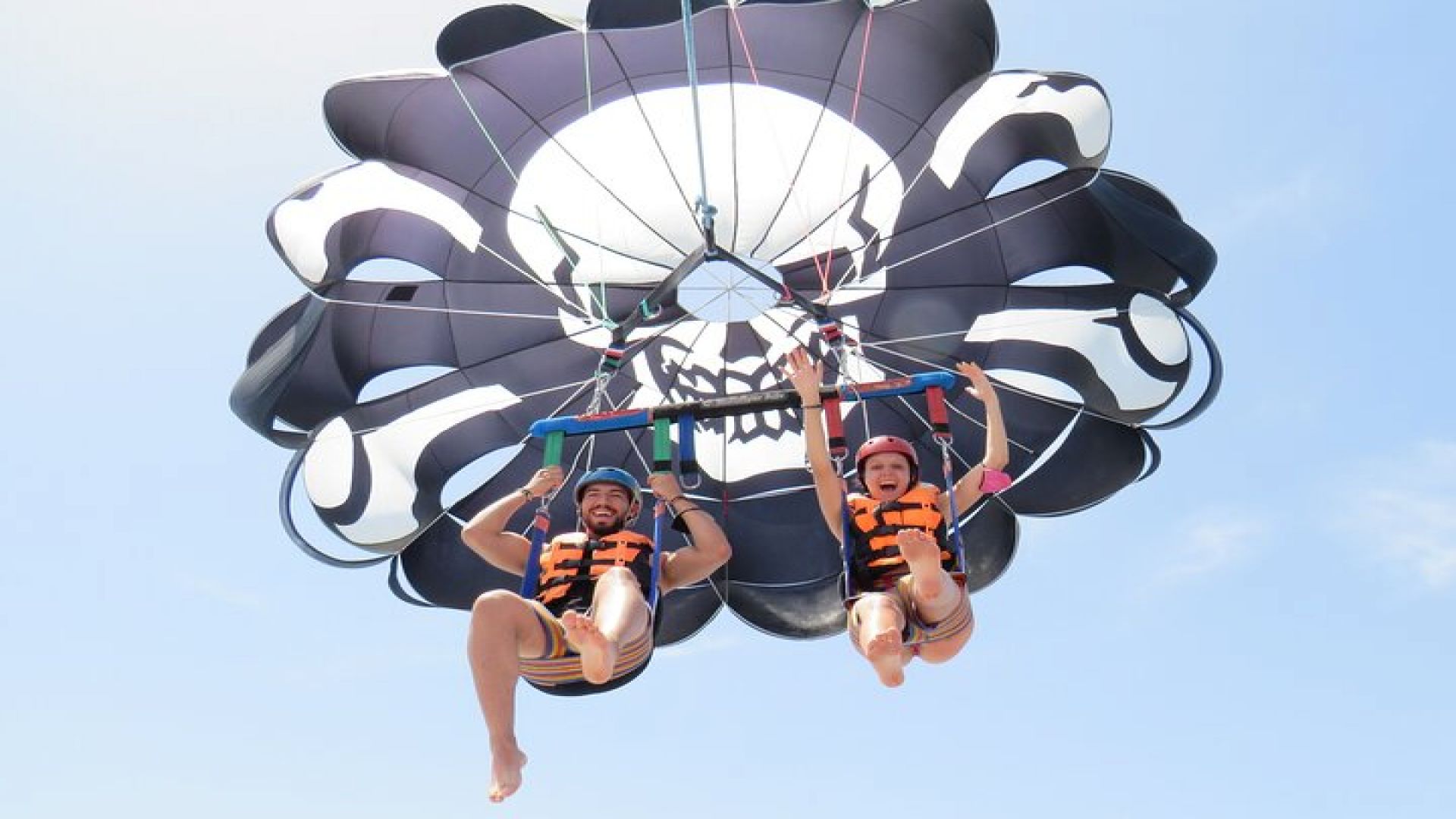 Parasailing in Fuengirola - The Highest Flights on the Costa