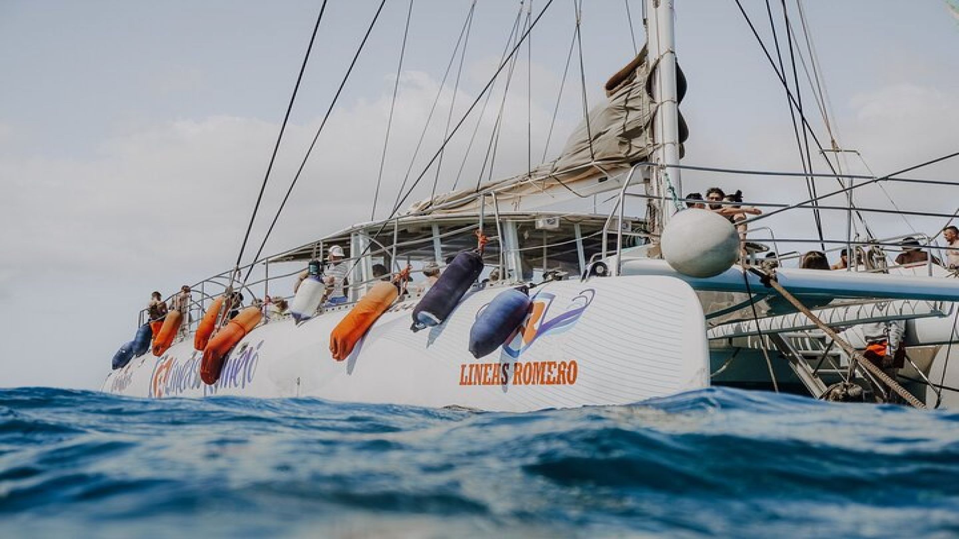 Playa Blanca: Mini Cruise to Papagayo with Swimming Stop