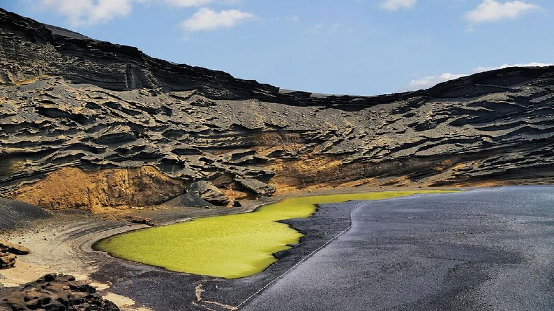 Lanzarote Volcano and Wine Region Tour from Fuerteventura