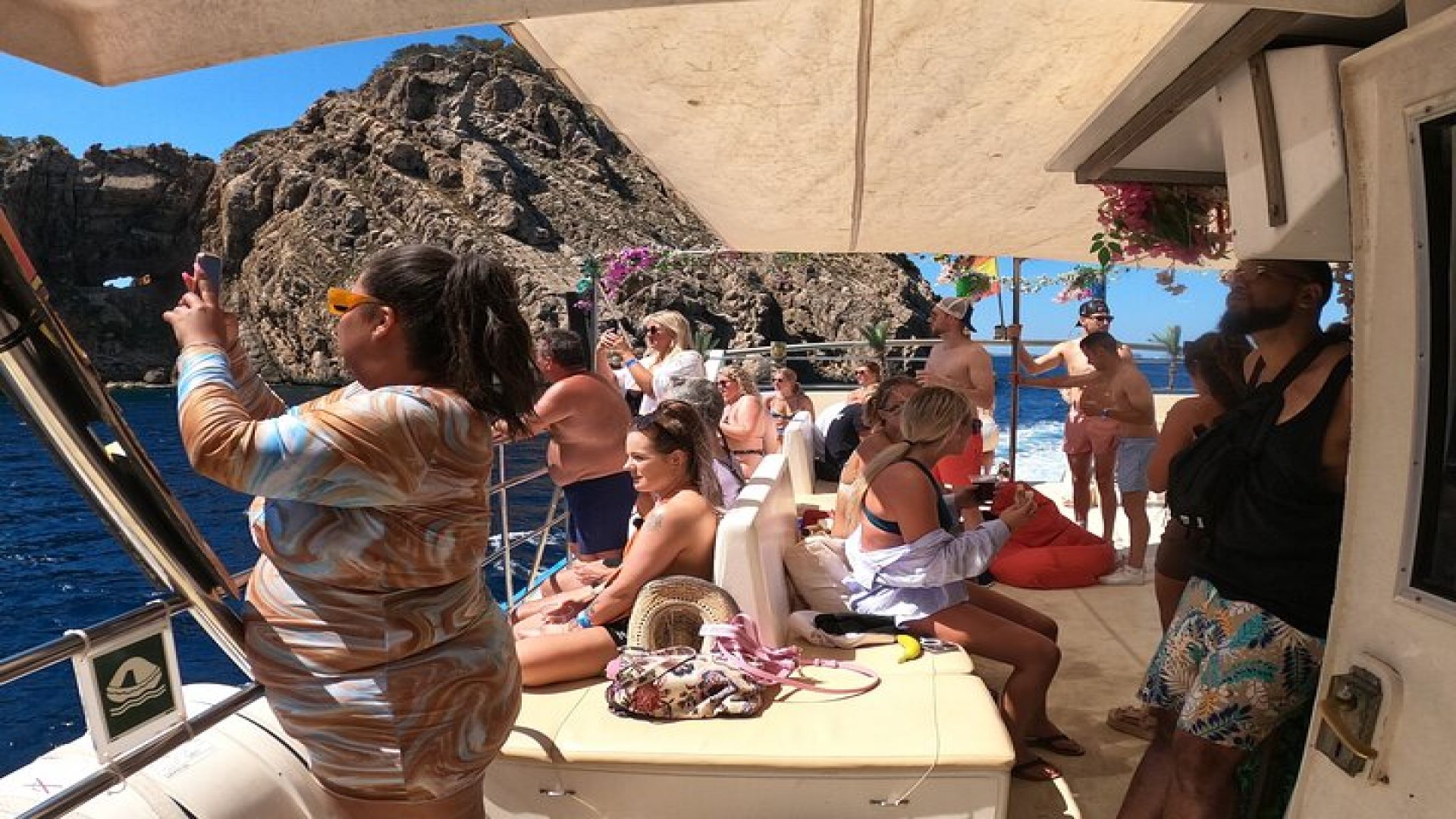 3 Hours Aquarium and Margaritas Islands Excursion