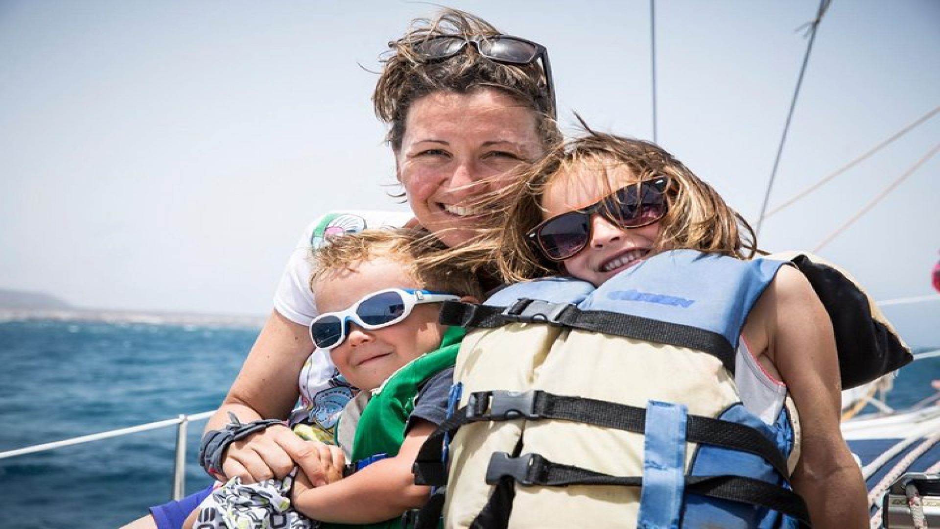 4h - Extended Private Sailing Tour around the Lobos Island