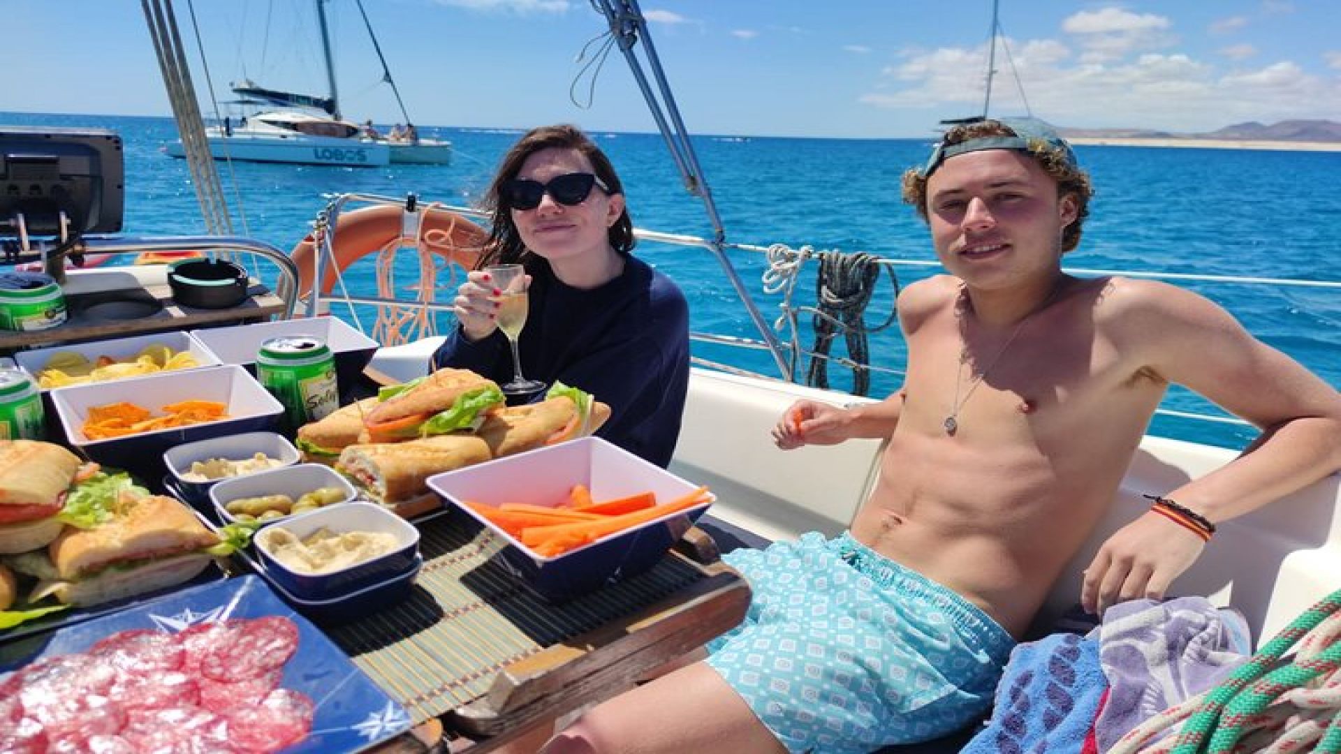 4h - Extended Private Sailing Tour around the Lobos Island