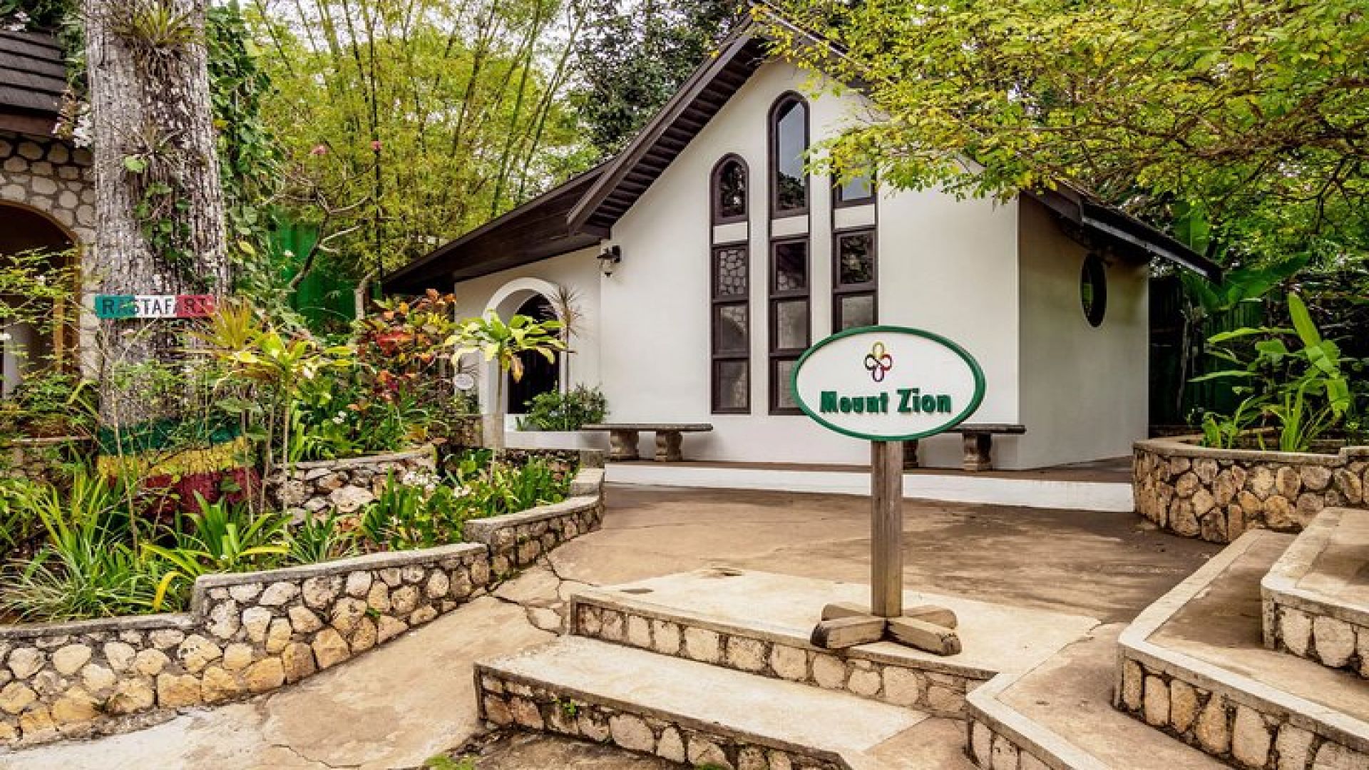 Bob Marley Nine Miles, sightseeing and local food and fruit stop 